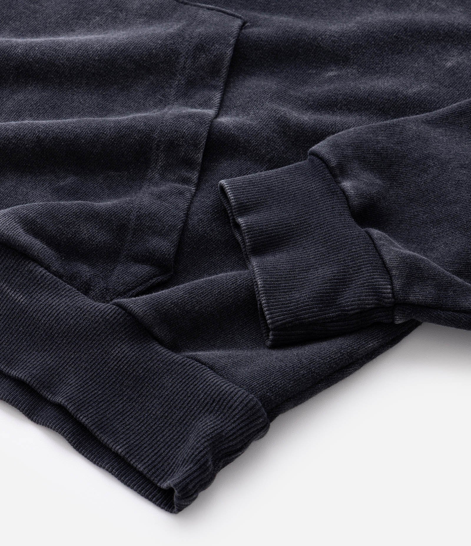 Moletom Boxy Canguru com Estampa Filho da Promessa Veigh Preto 11