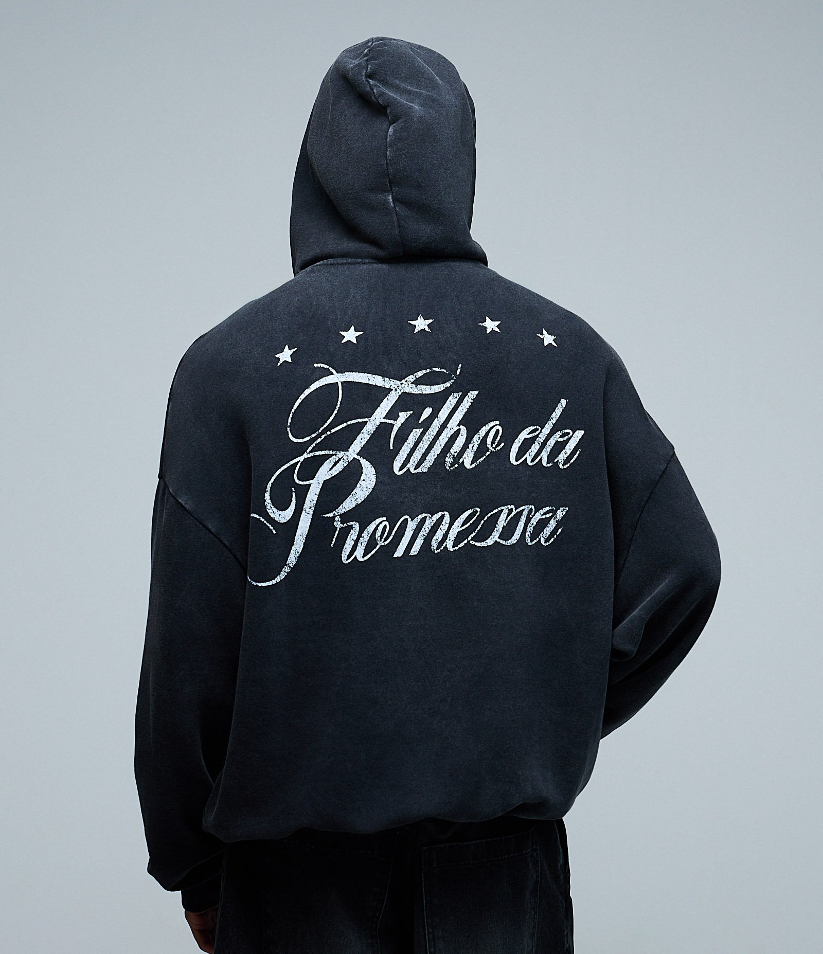 Moletom Boxy Canguru com Estampa Filho da Promessa Veigh Preto 4