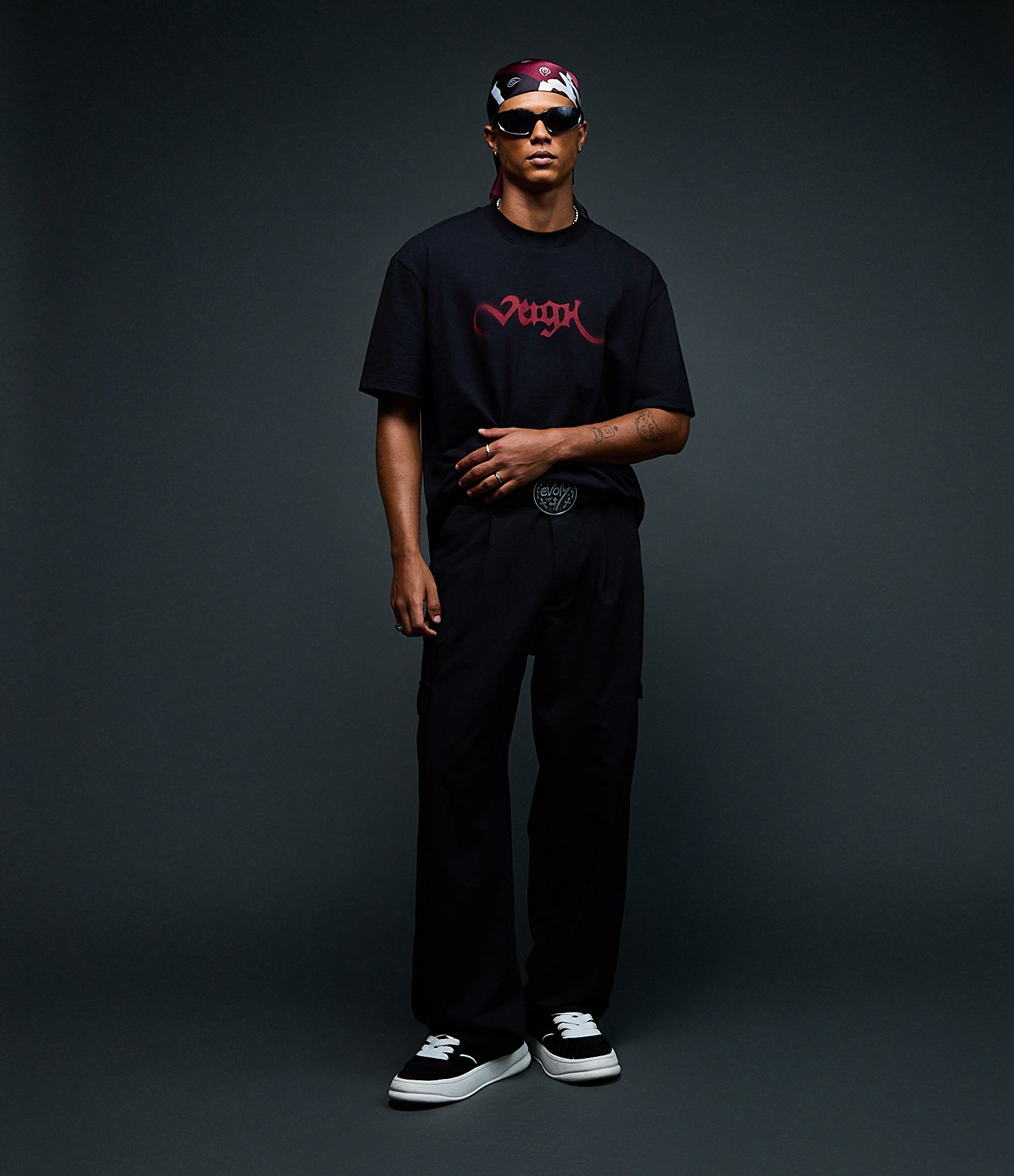 Camiseta Relaxed em Algodão com Estampa Veigh Preto 2