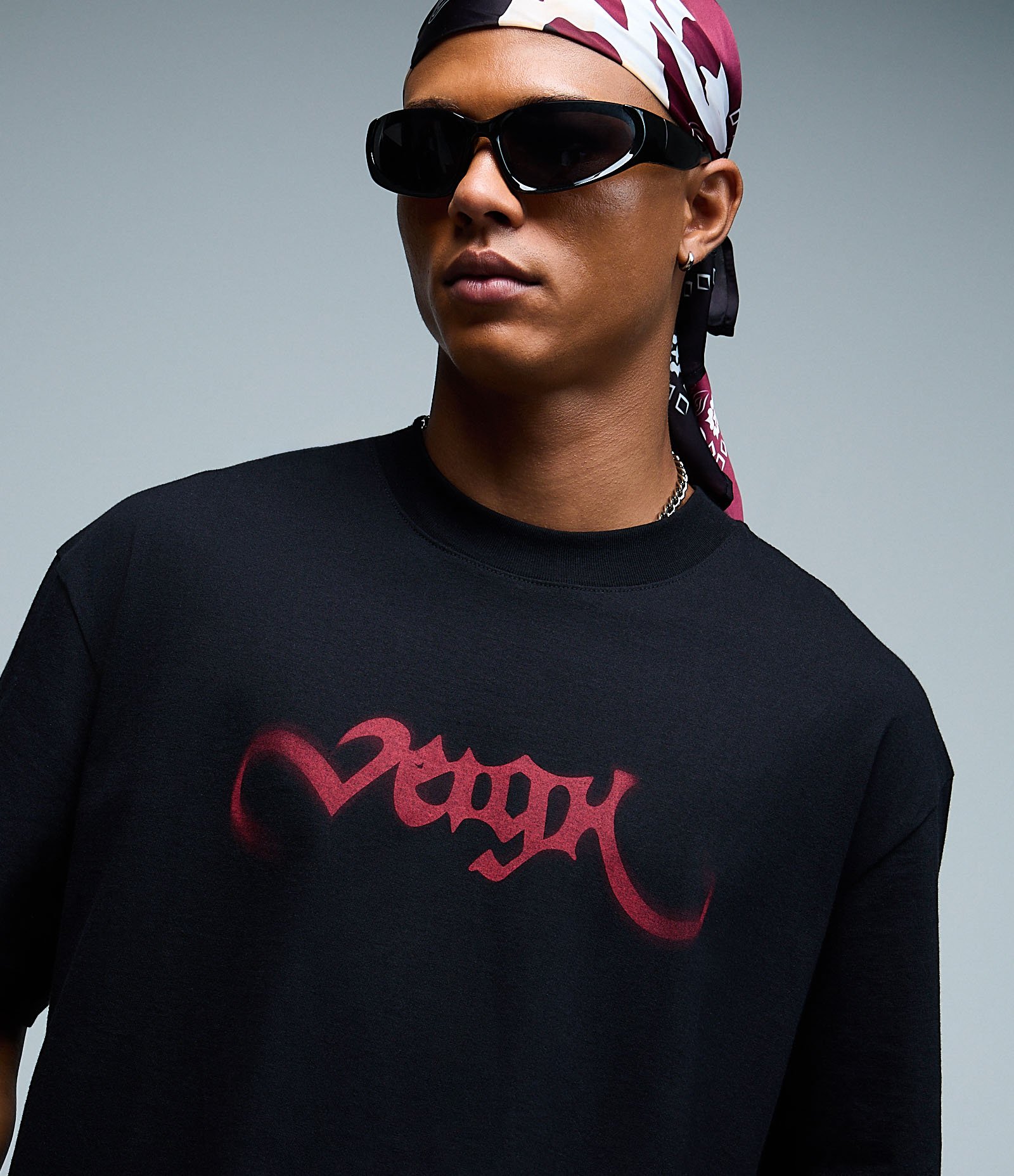 Camiseta Relaxed em Algodão com Estampa Veigh Preto 3