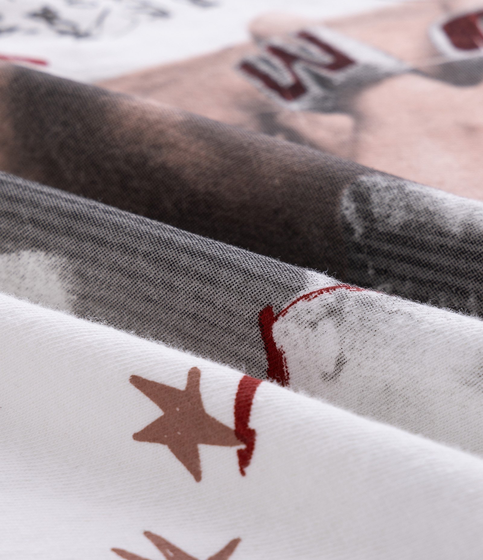 Camiseta Boxy em Algodão com Estampa Veigh e Medalhão Branco 11