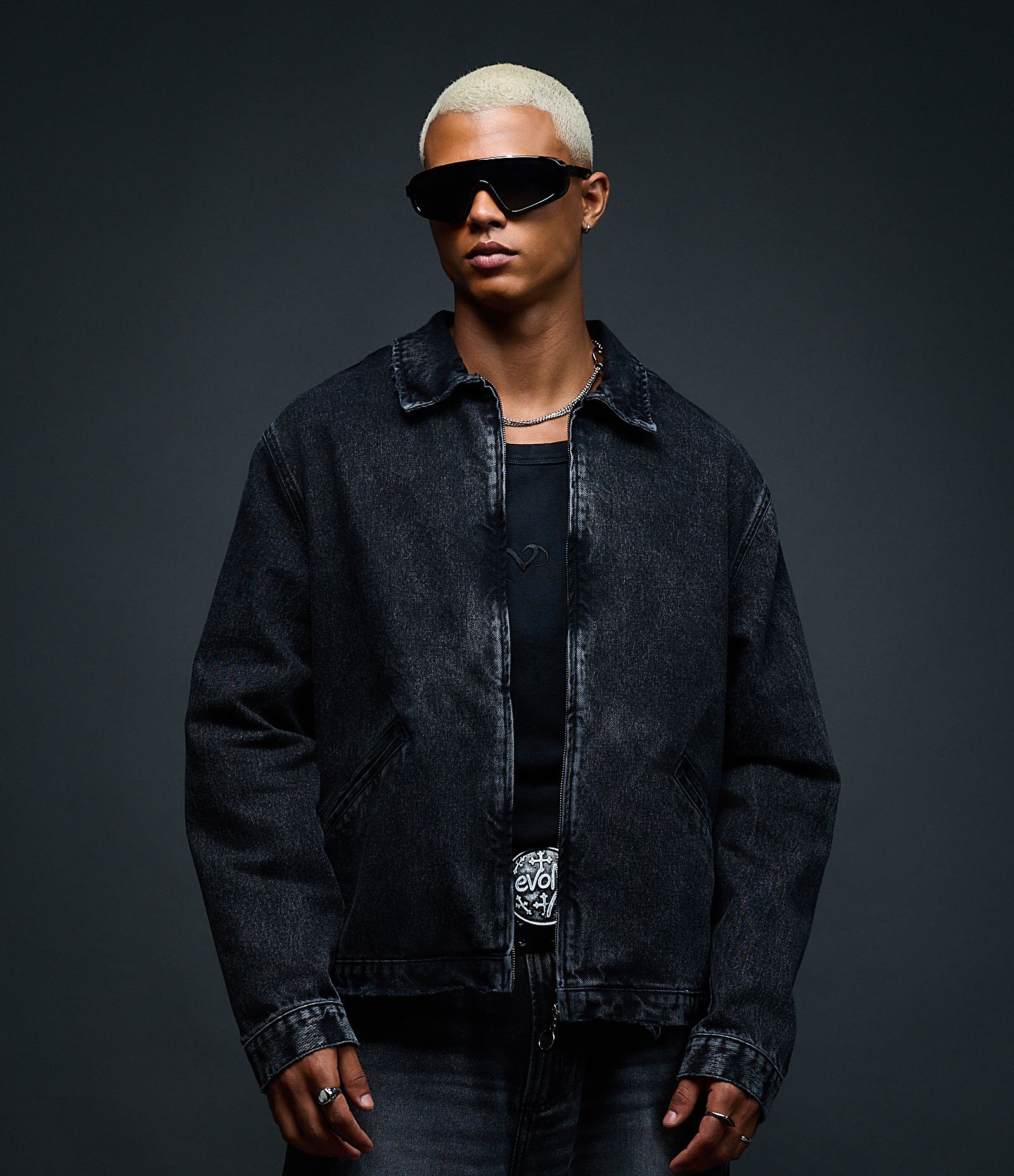 Jaqueta Boxy Denim Jeans com Estampa EVOM Veigh Preto 3