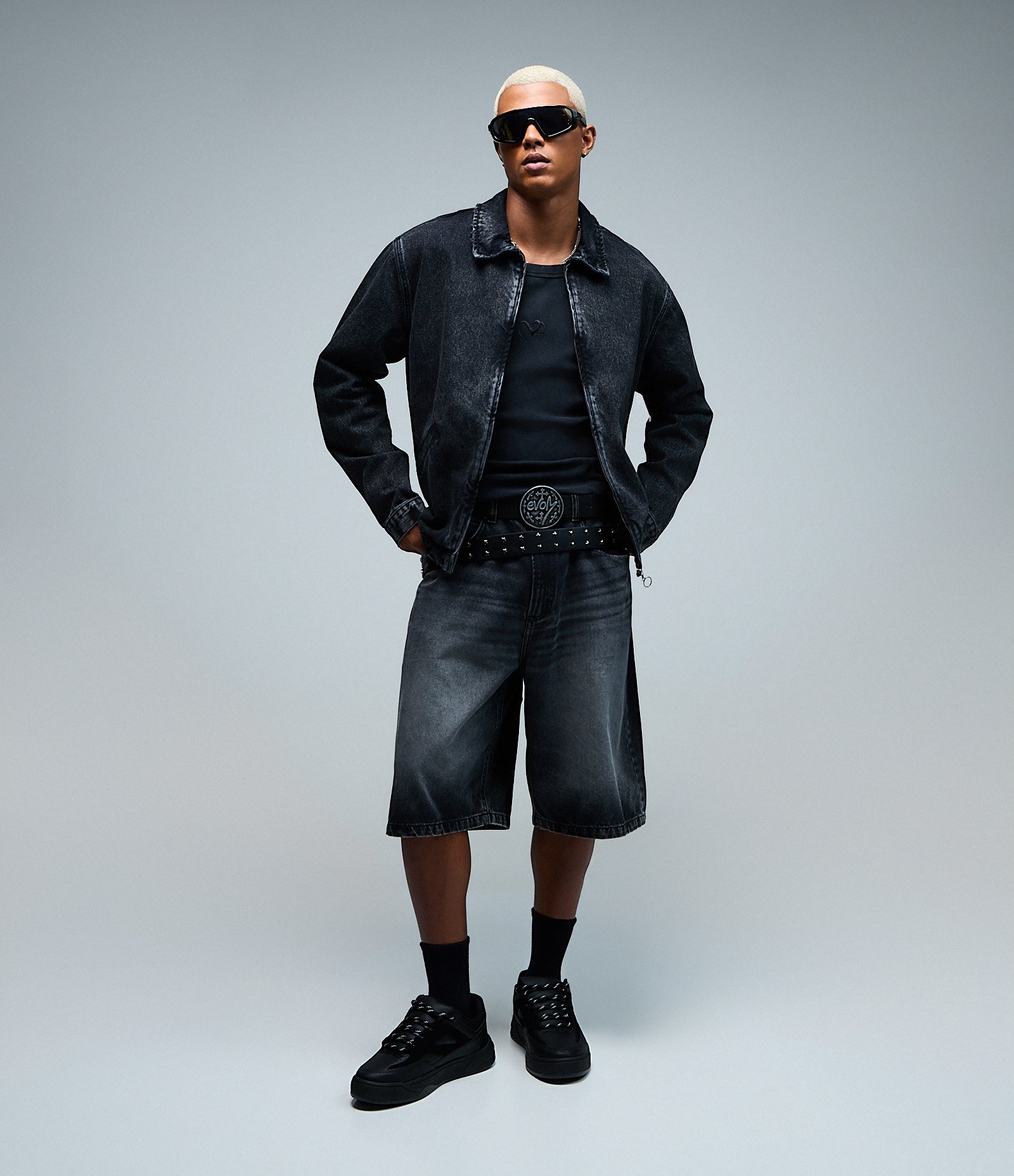 Jaqueta Boxy Denim Jeans com Estampa EVOM Veigh Preto 7