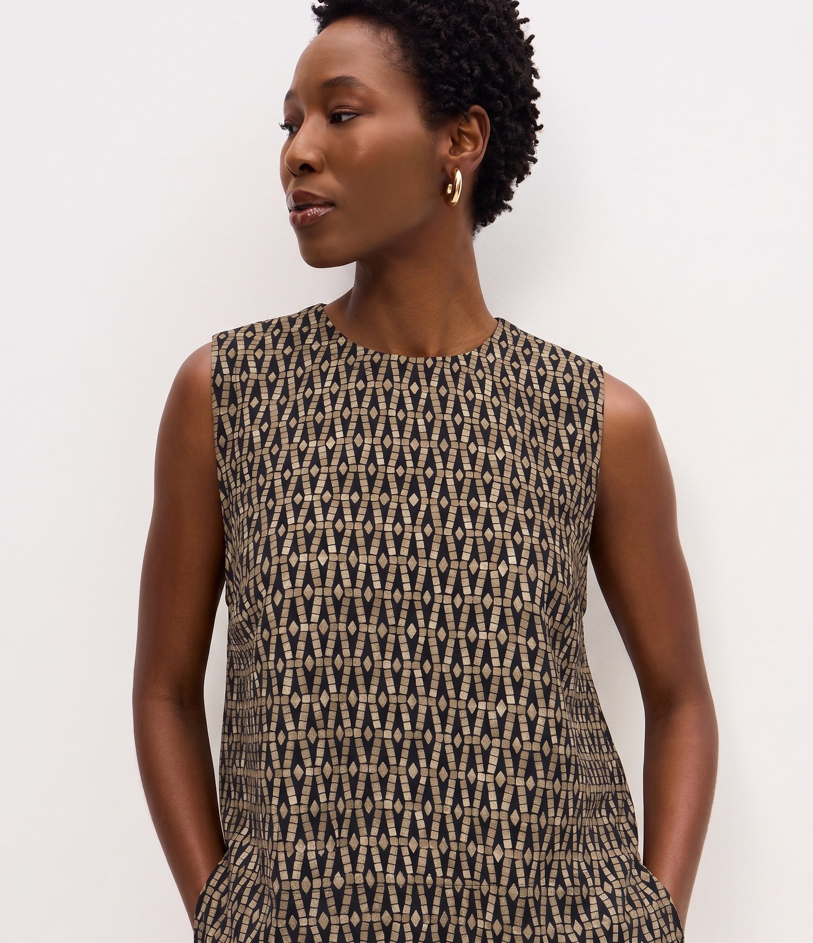 Blusa em Viscose com Estampa Geométrica Preto/Bege 1