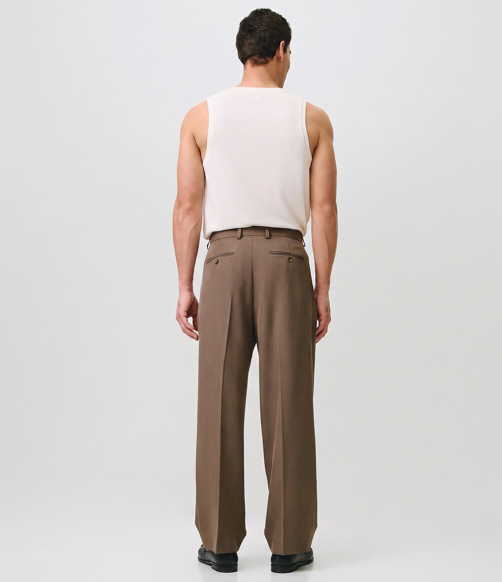 Calça Wide Leg Alfaiatada com Pregas Frontais Marrom 5