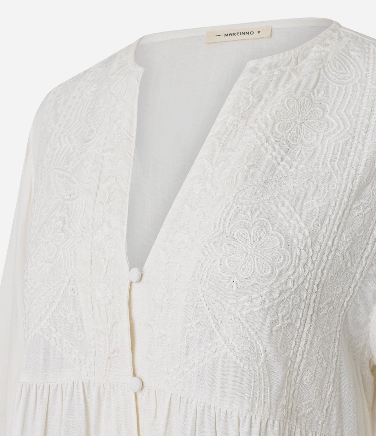 Blusa em Viscose com Bordados e Aplicação de Botões Delicados Branco 2