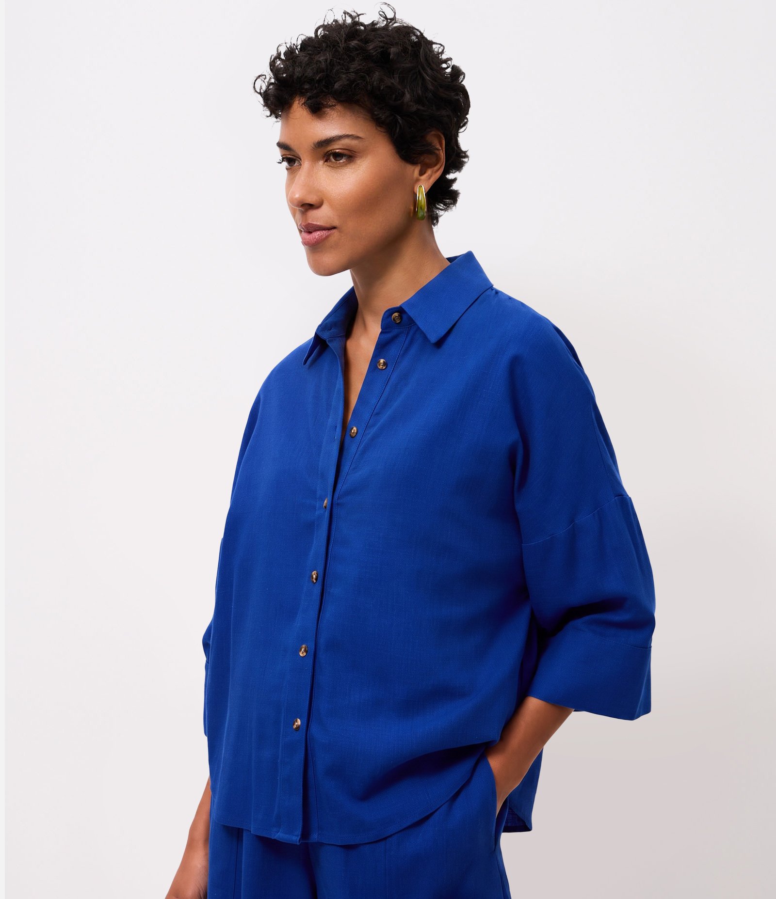 Camisa em Viscolinho com Gola Padre Azul 1