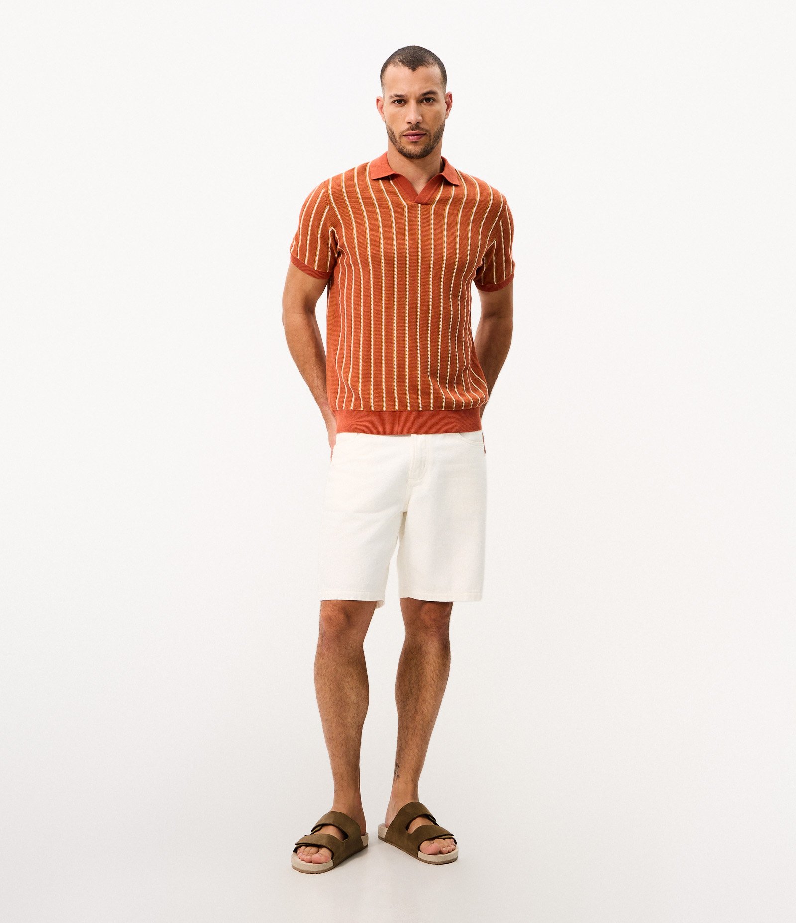 Polo Tricô Listrada Texturizada Marrom 2