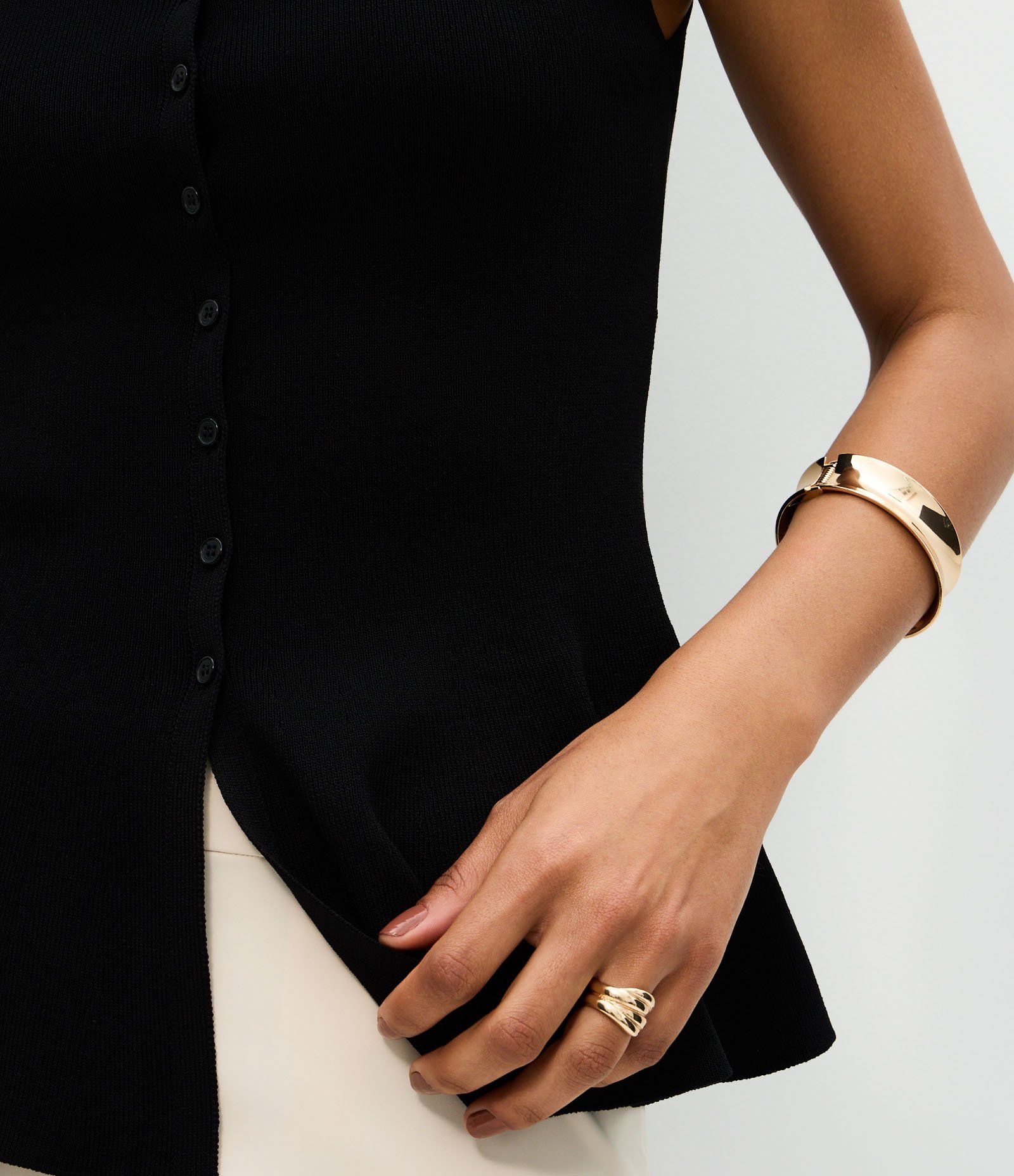 Blusa Peplum Regular em Tricô com Mini Botões Preto 5