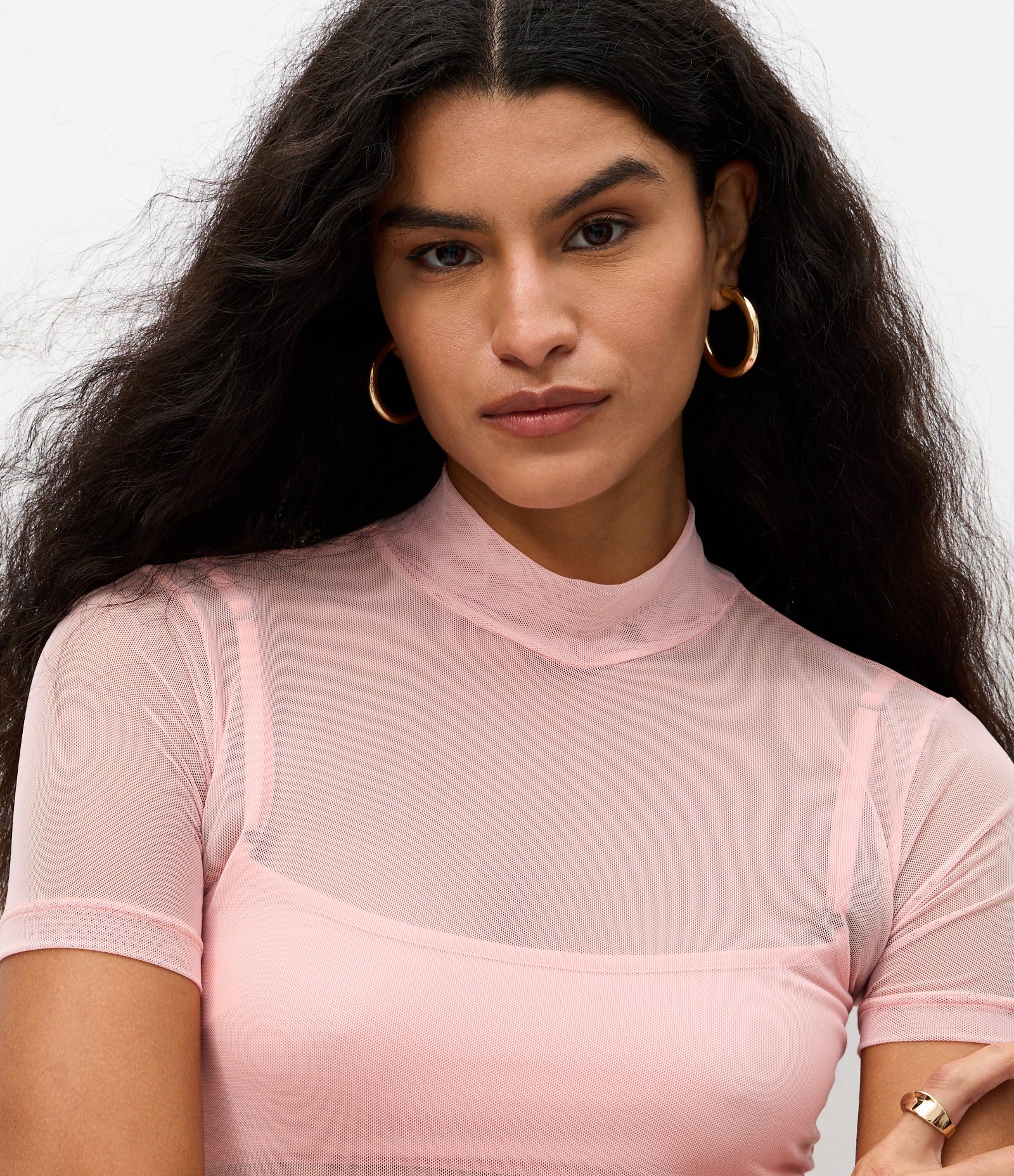 Blusa com Manga Curta e Gola Alta em Tule Rosa 3