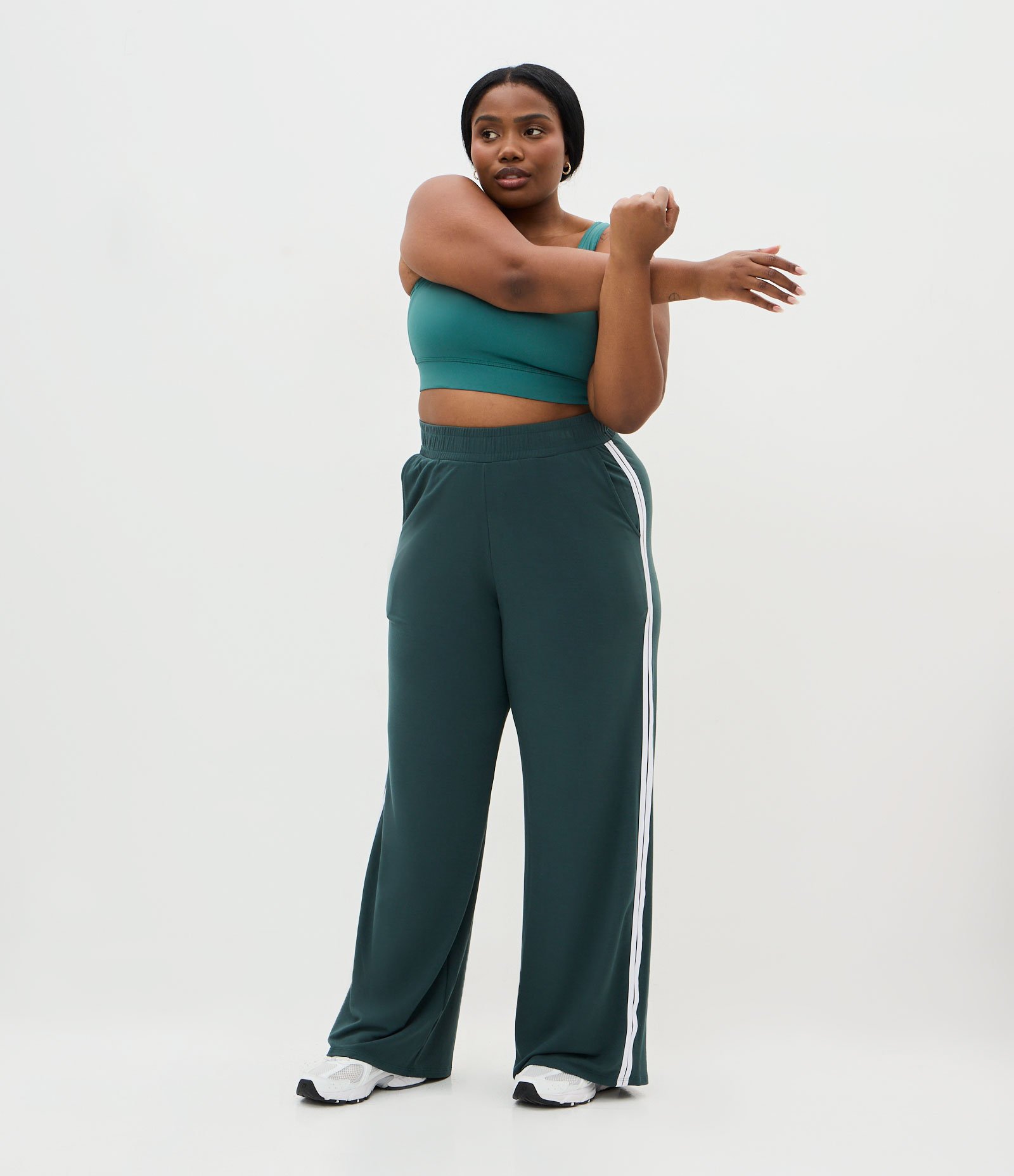 Calça Esportiva Wide Leg em Moletinho Curve & Plus Size Verde 1