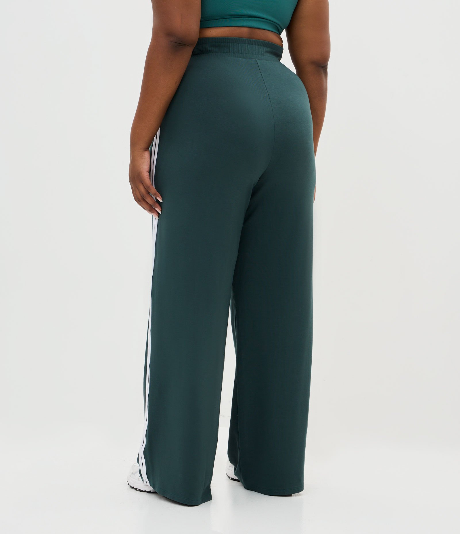 Calça Esportiva Wide Leg em Moletinho Curve & Plus Size Verde 4