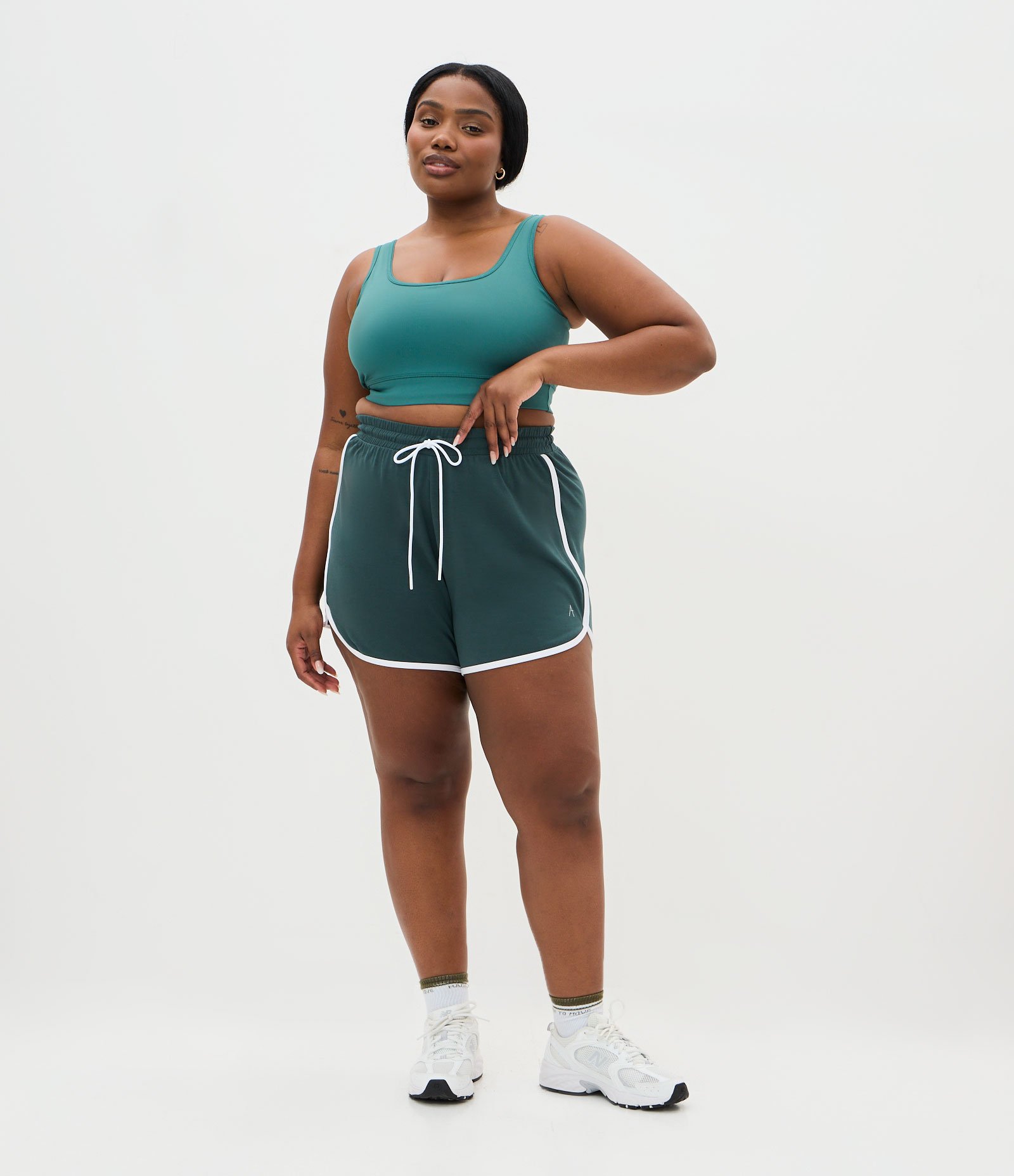 Bermuda Esportiva em Moletinho com Viés Curve & Plus Size Verde 1
