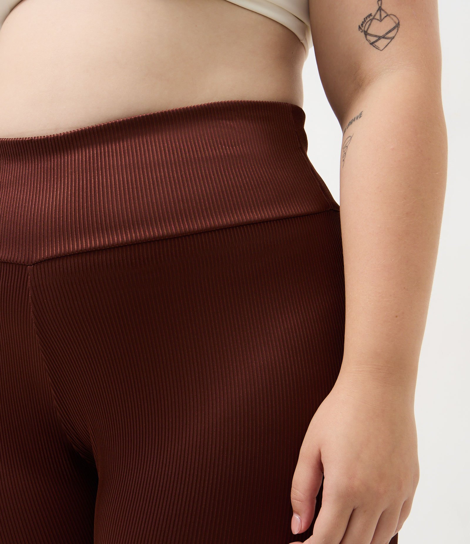 Calça Legging Esportiva em Ribana Curve & Plus Size Marrom 3