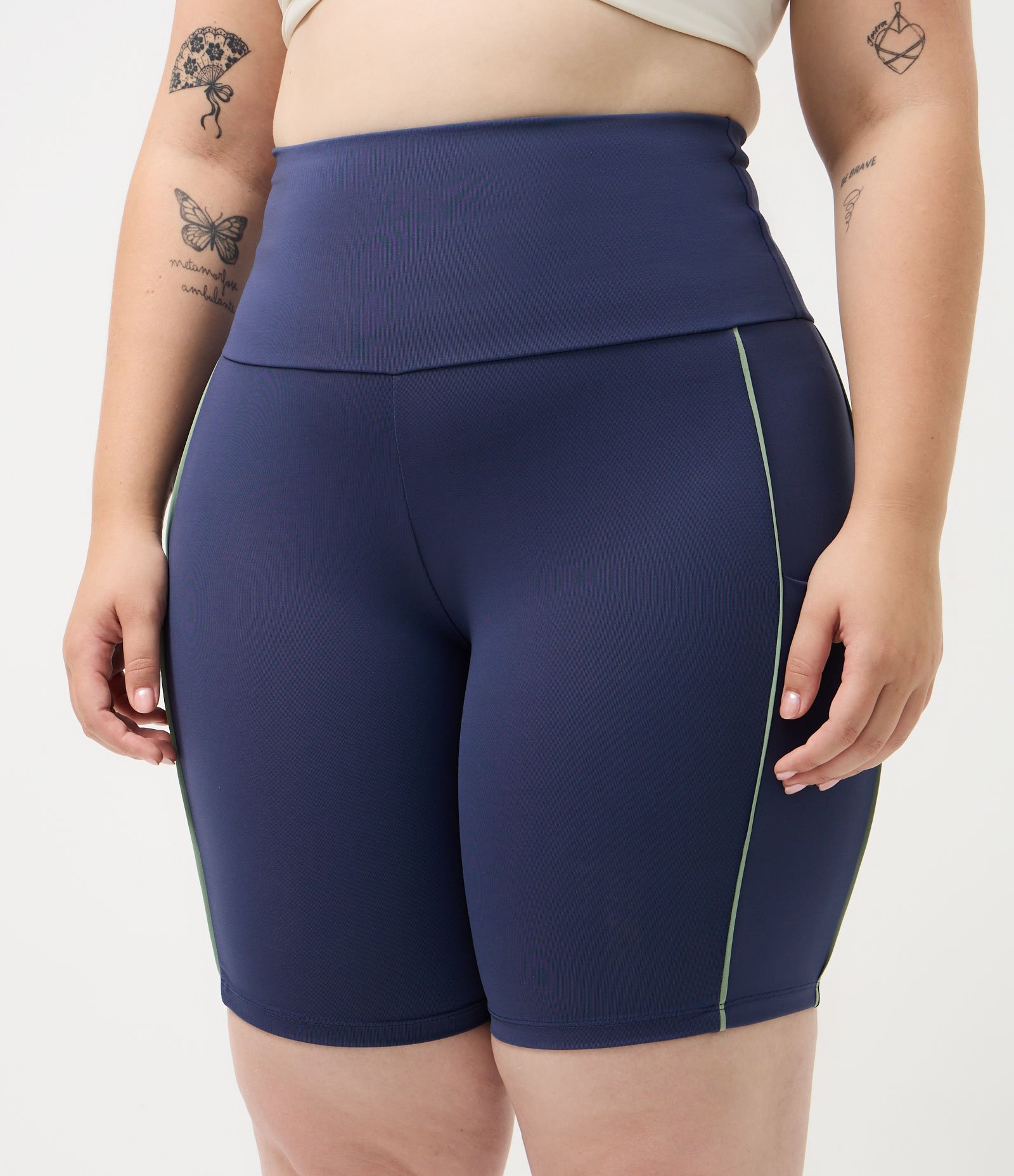 Bermuda Ciclista Tecnológica com Vivo Contrastante Curve & Plus Size Azul 2