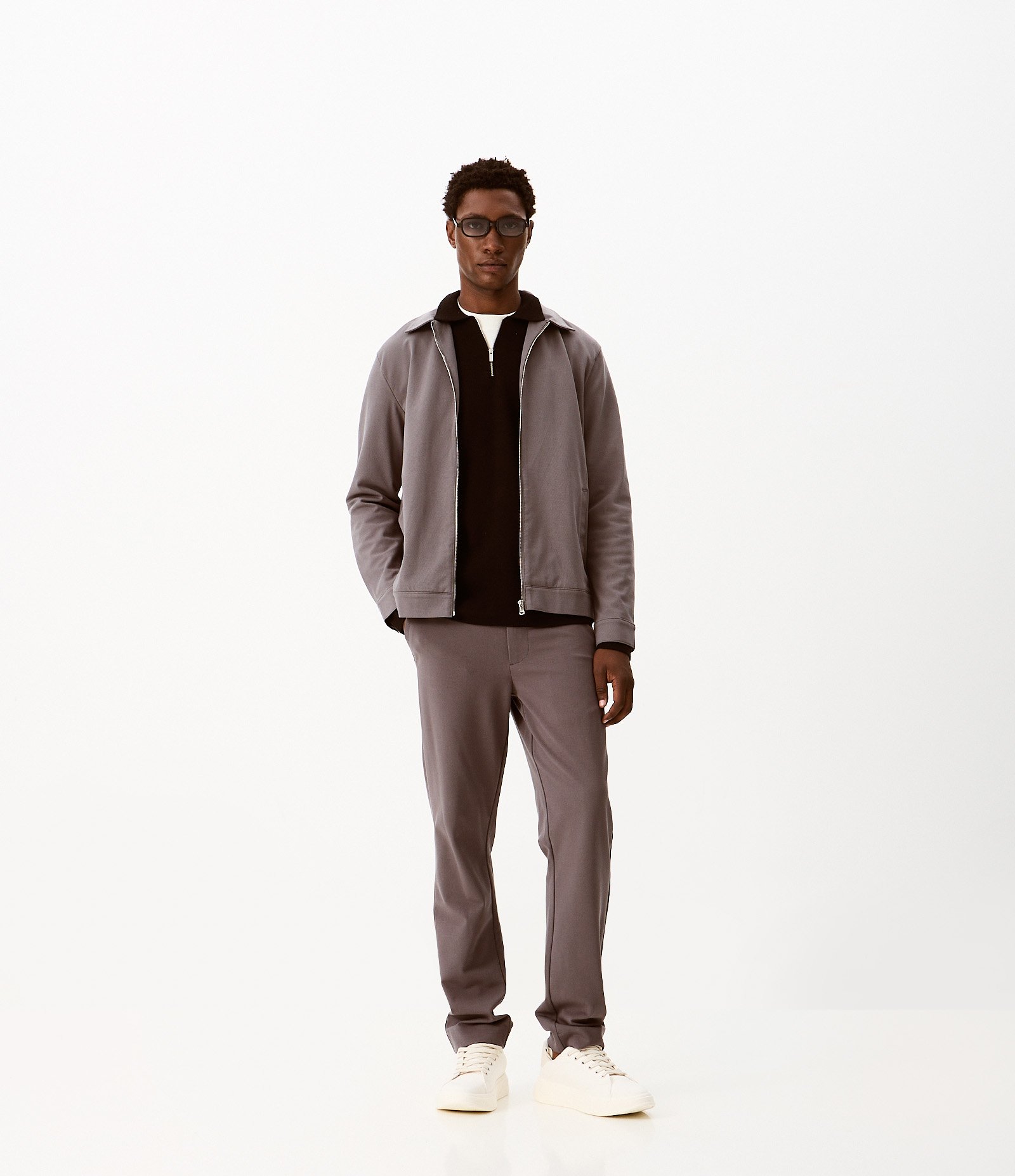 Calça Slim em Sarja Performance Cinza 1