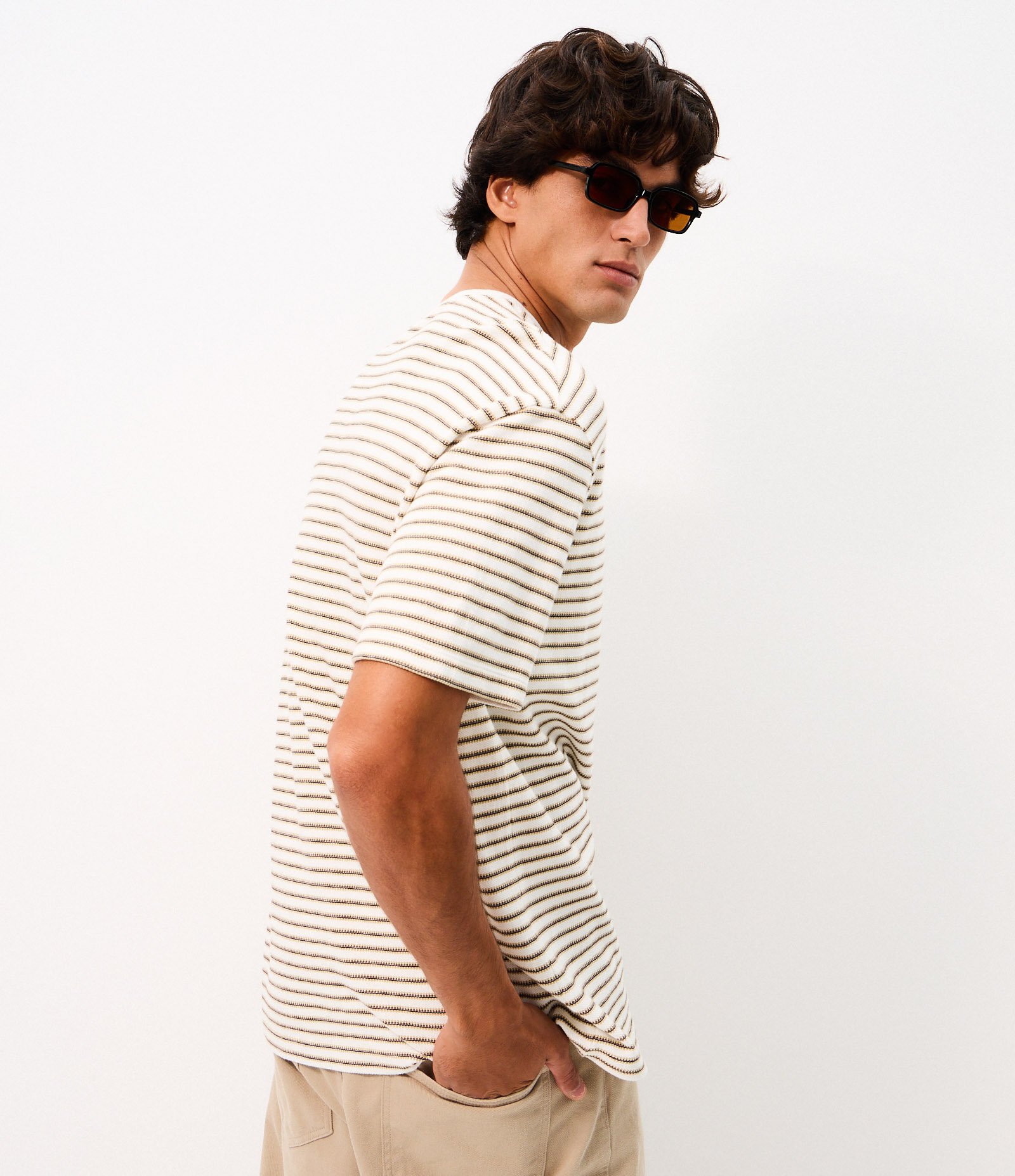 Camiseta Boxy Listrada em Algodão Fio Tinto Off White 1