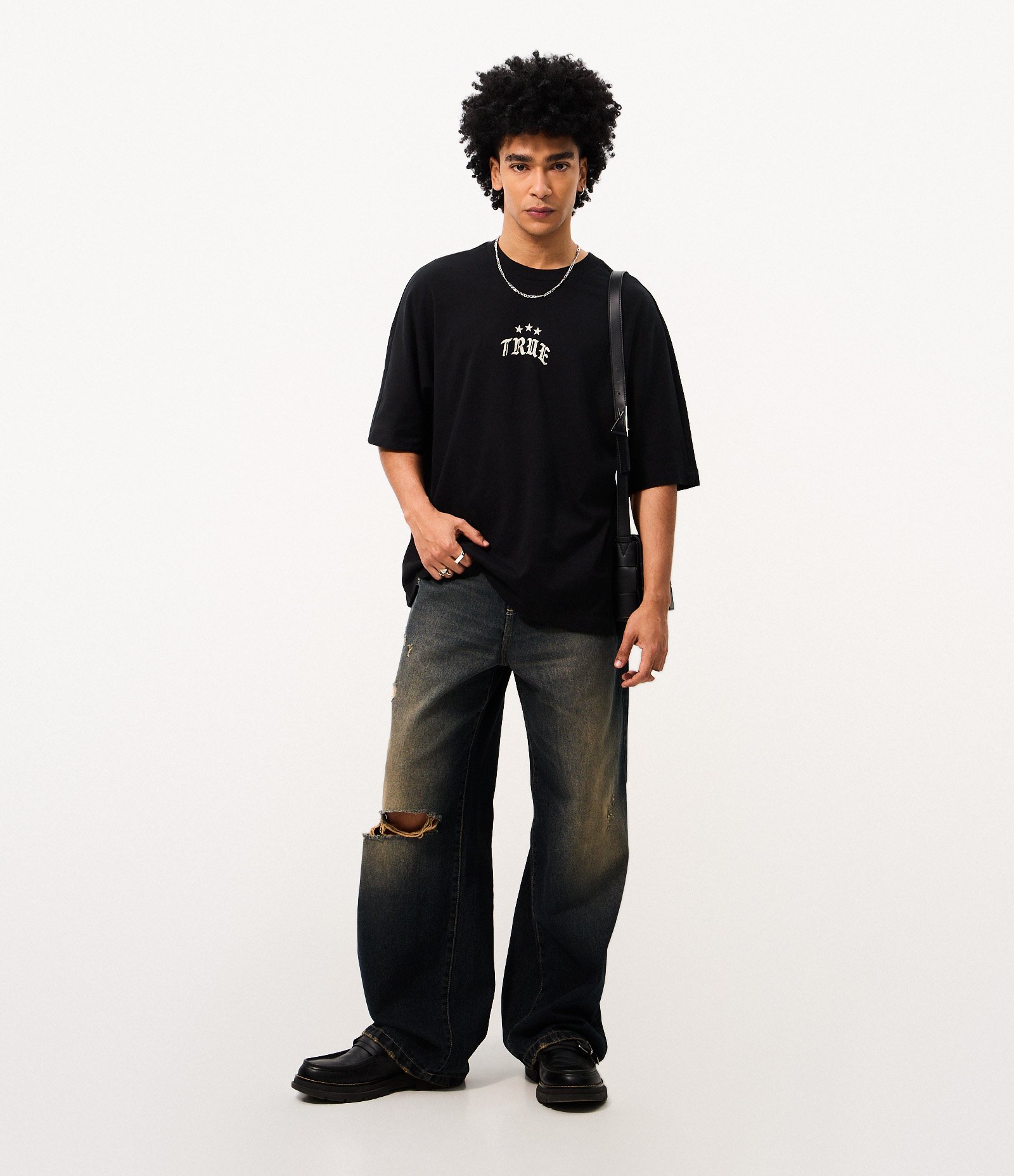 Camiseta Oversized em Algodão com Estampa True Star Preto 2