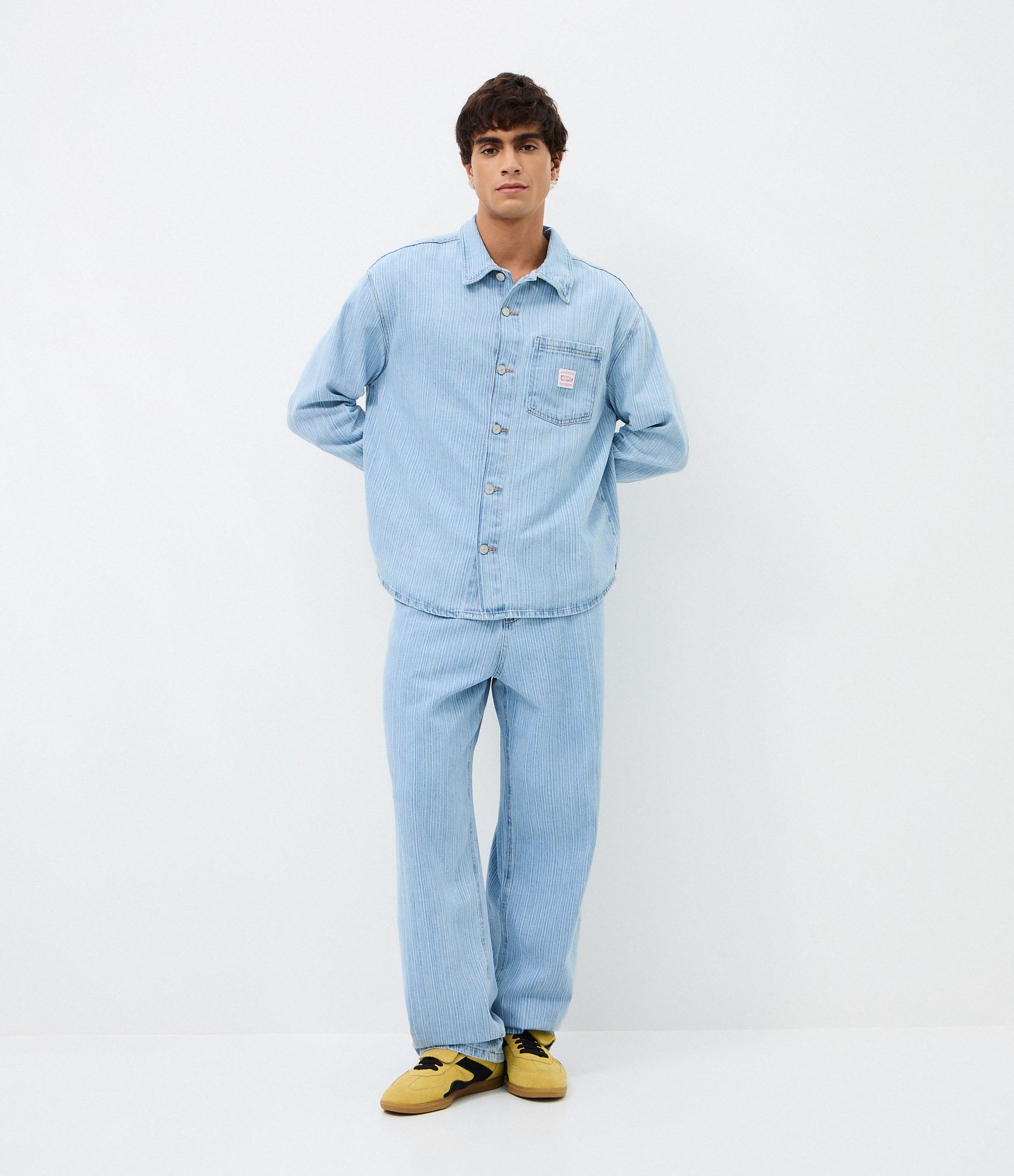 Camisa Boxy Manga Longa em Jeans Liso com Textura Azul 2