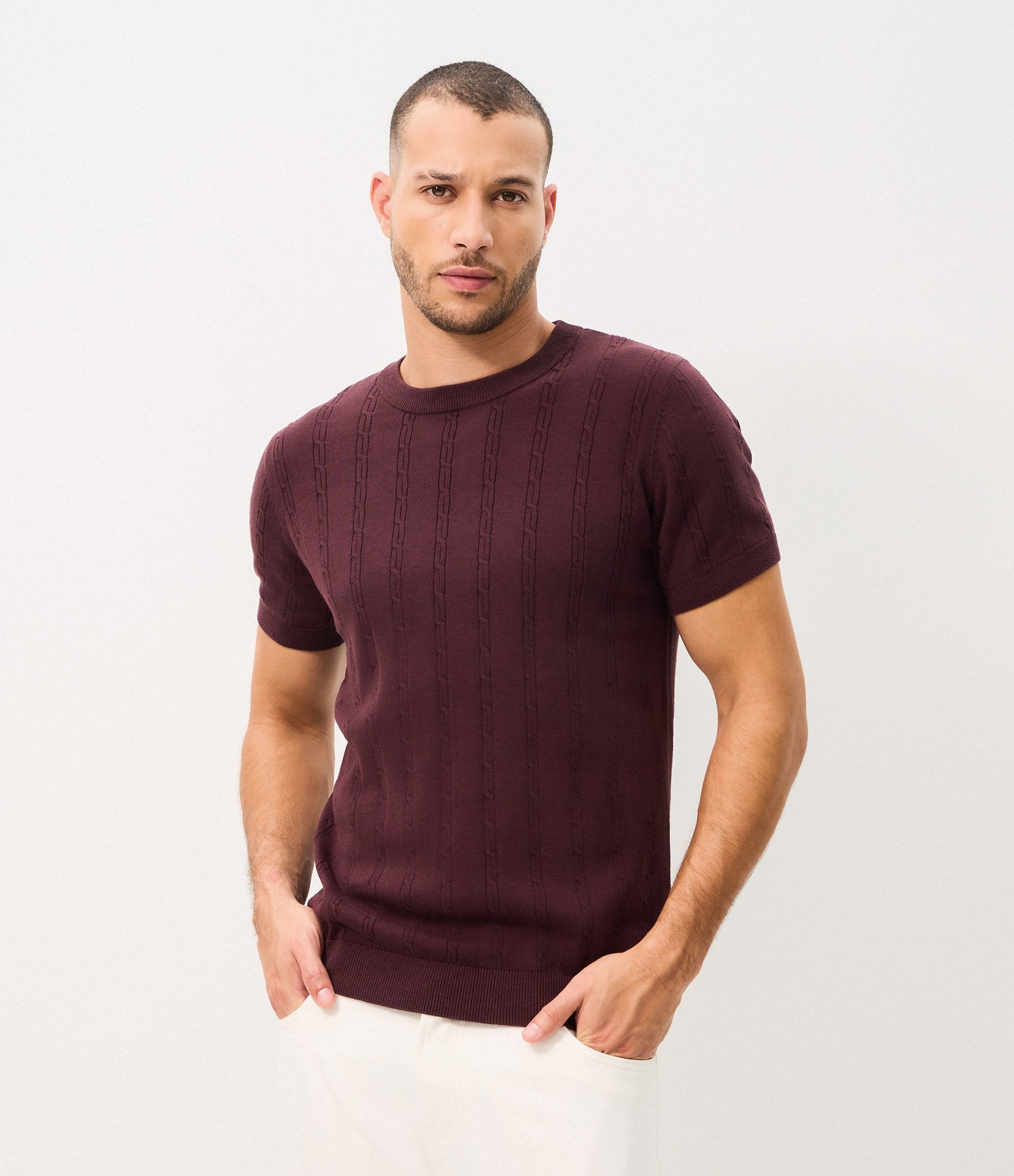 Camiseta em Algodão com Textura Trançada Vinho 1