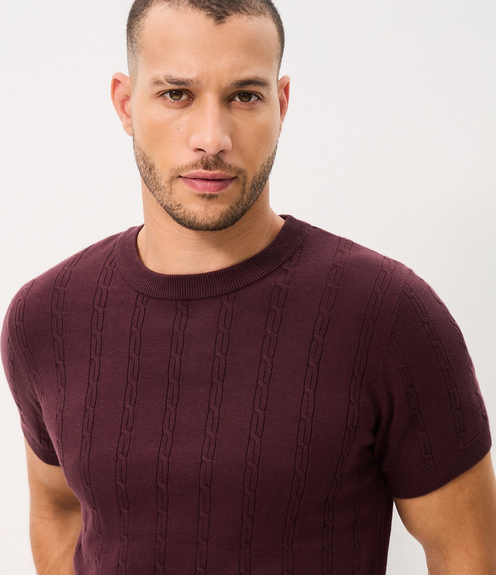 Camiseta em Algodão com Textura Trançada Vinho 4