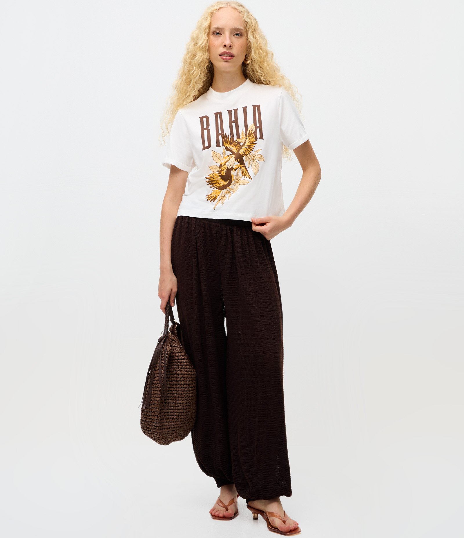 Blusa com Lettering Bahia e Estampa Tucanos Branco 2