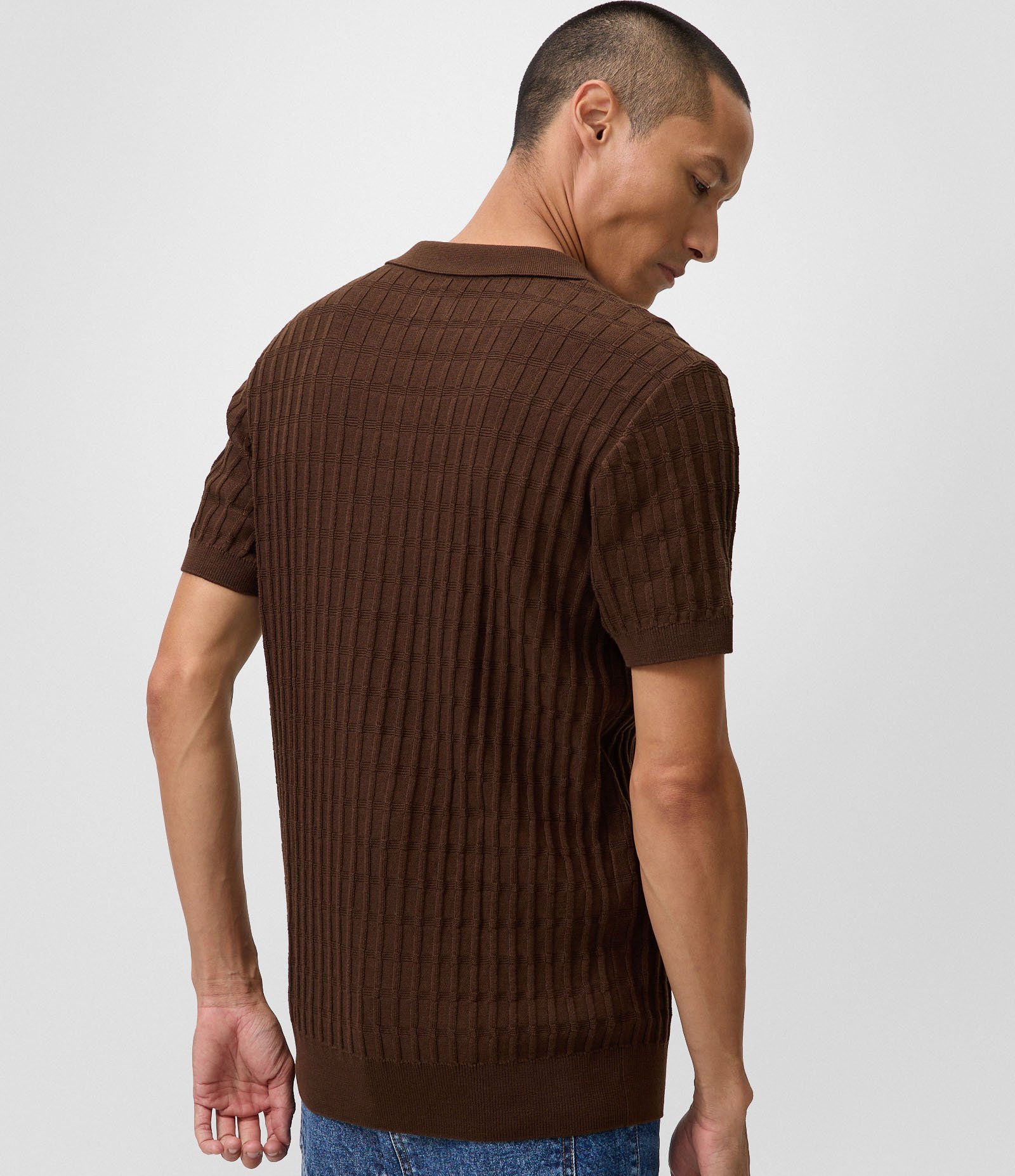 Blusa Polo com Textura Retangular Marrom 3