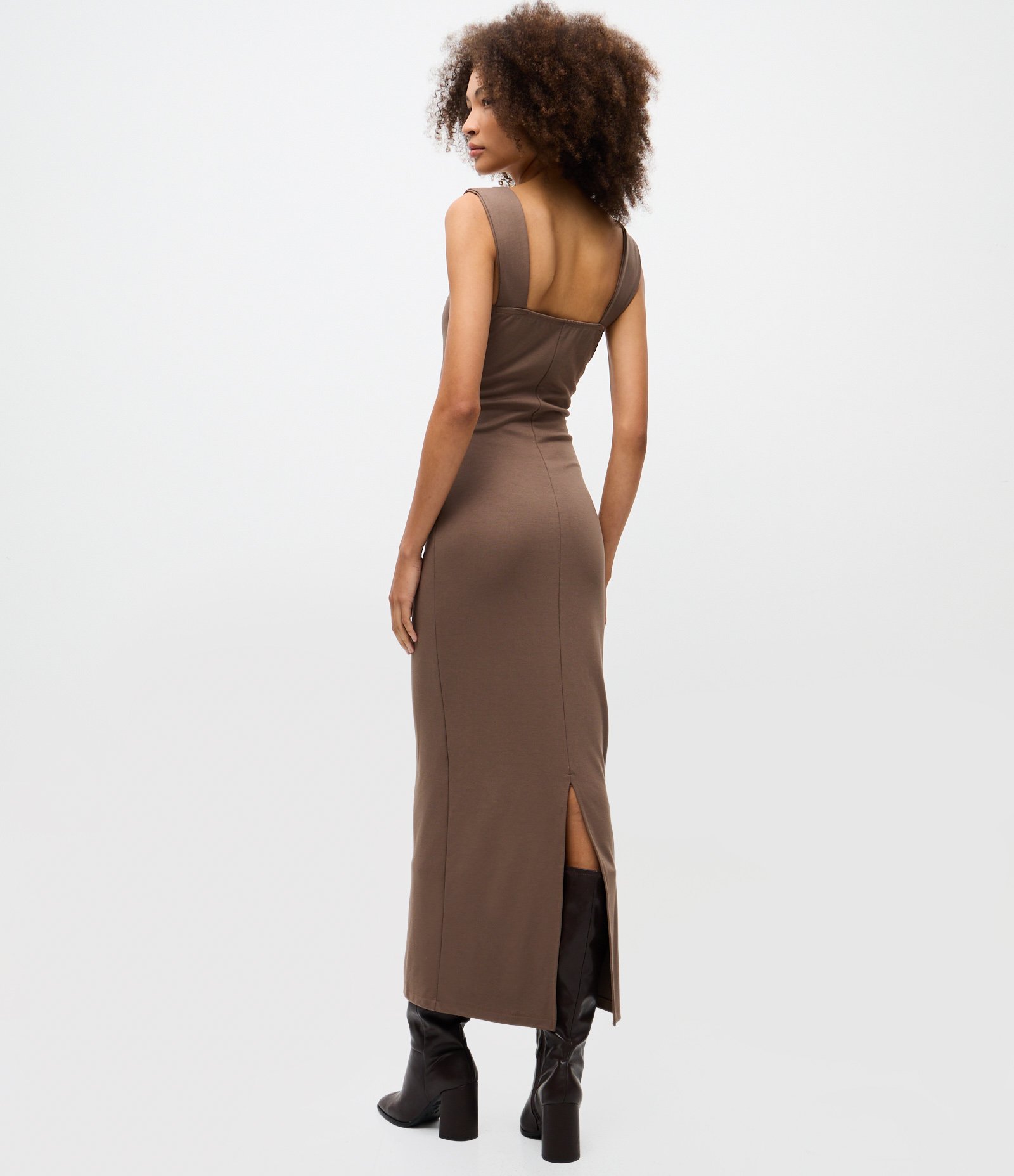 Vestido Long Midi em Ponto Roma com Alça Larga e Decote Quadrado Verde 4