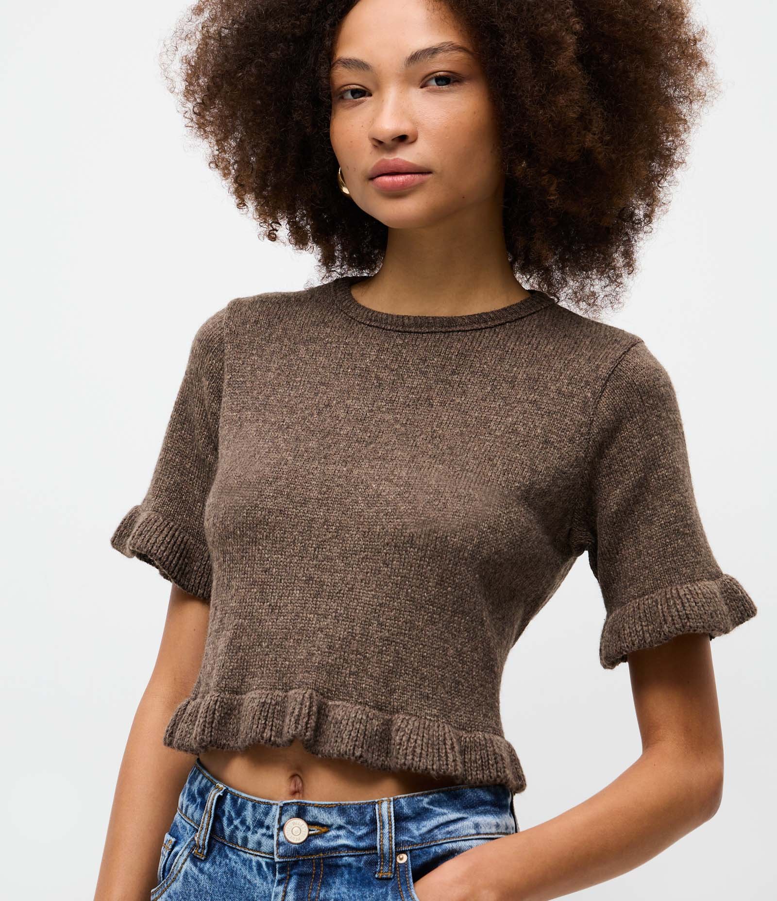 Blusa em Tricô com Babadinhos nas Mangas e Barra Marrom 3