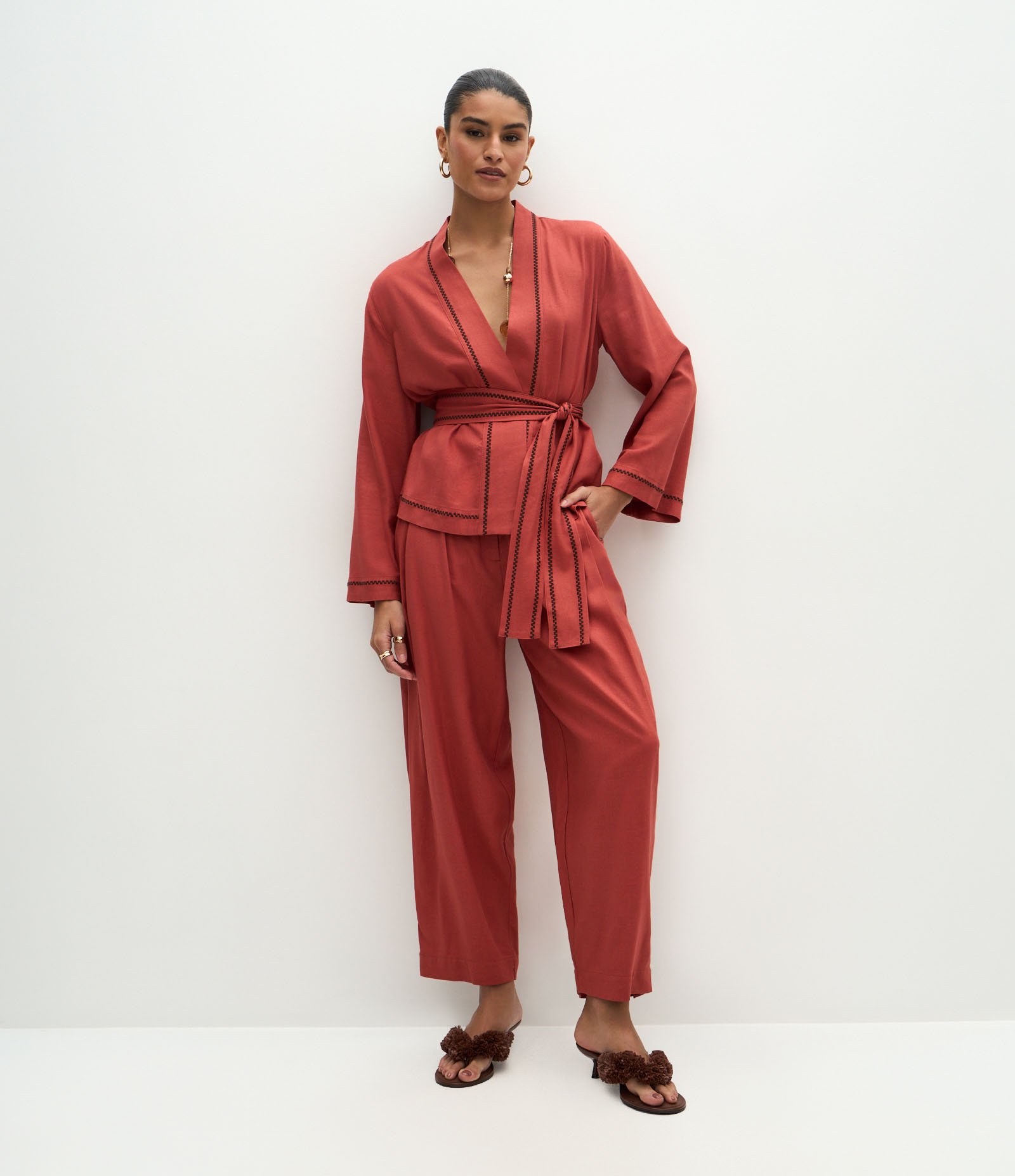 Calça Balloon em Viscolinho com Pregas Vermelho 1