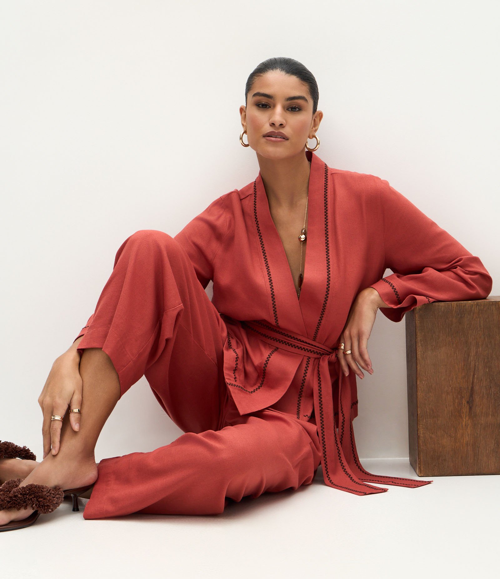 Calça Balloon em Viscolinho com Pregas Vermelho 5