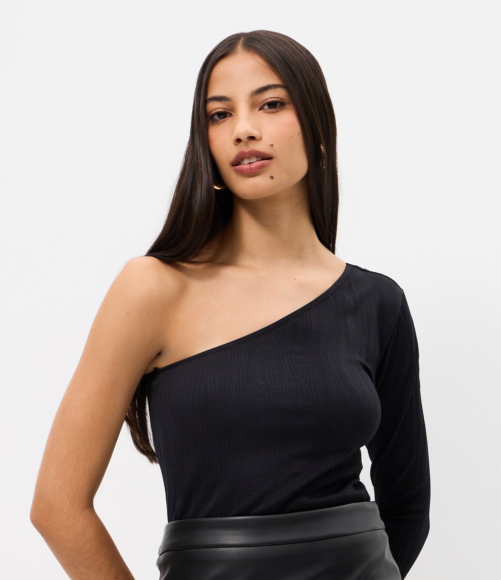 Body Seamless Ombro Único em Malha Preto 1