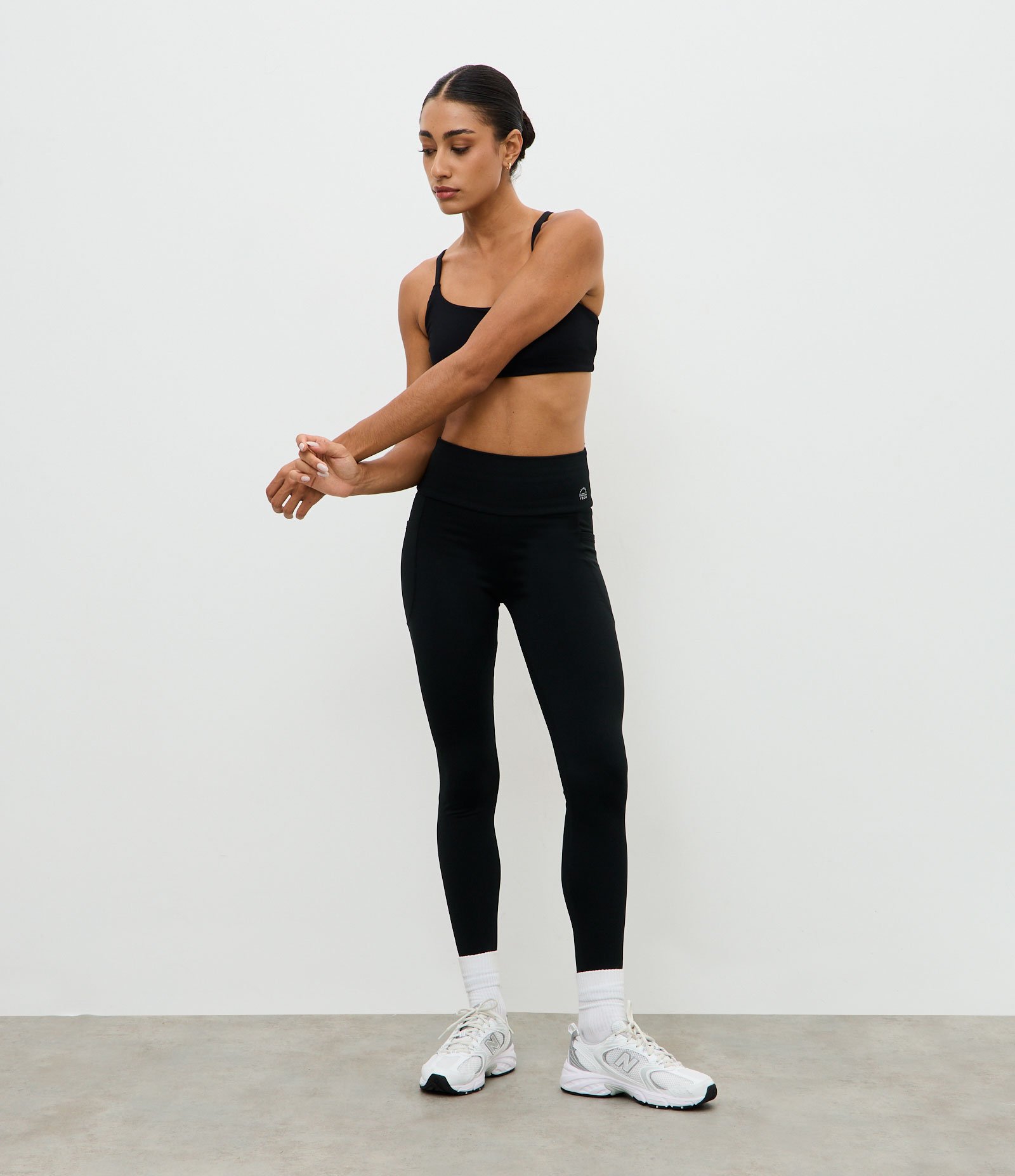 Calça Esportiva Legging Térmica com Bolso Funcional Preto 1