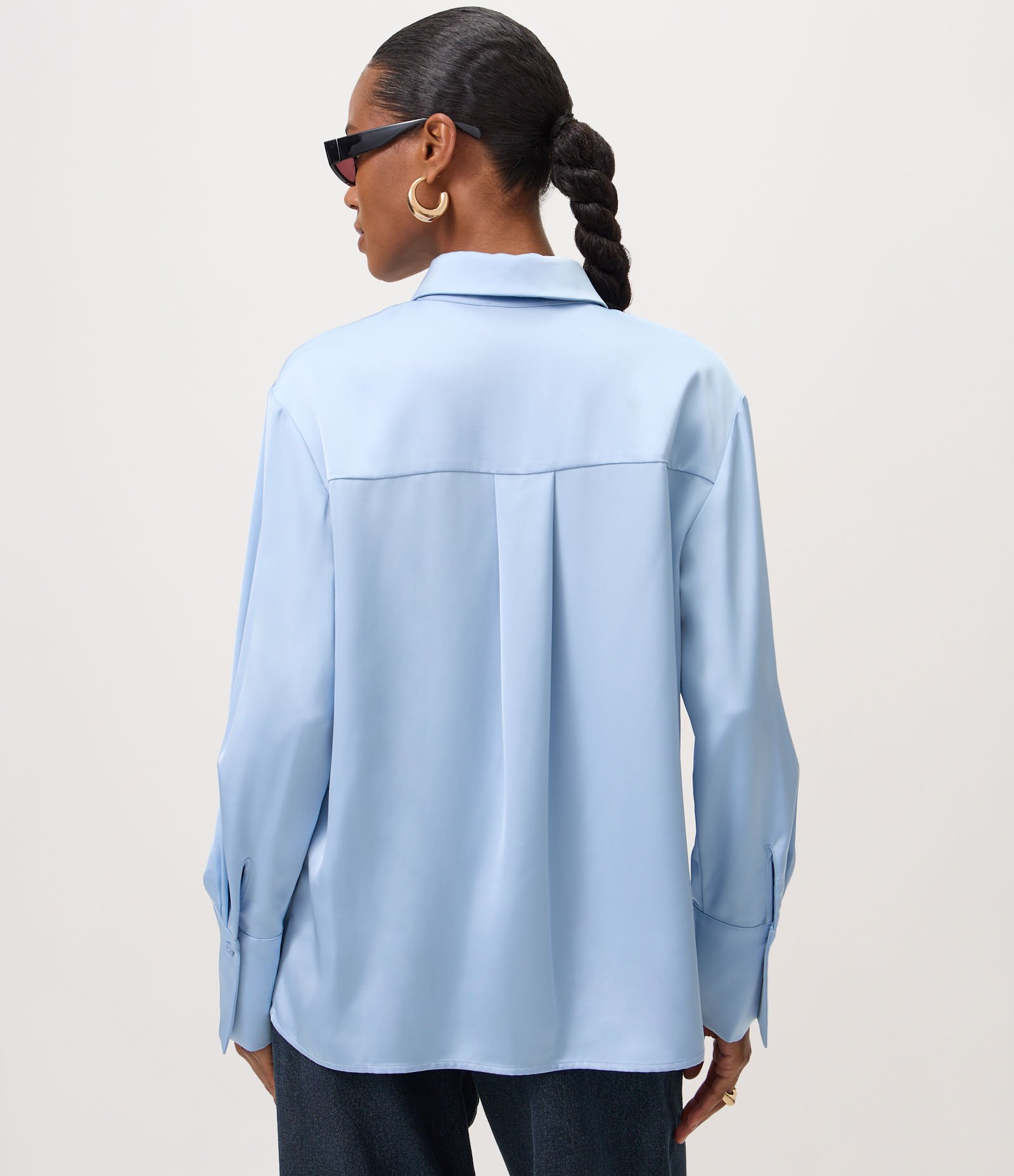 Camisa Acetinada com Gola Clássica Azul 4