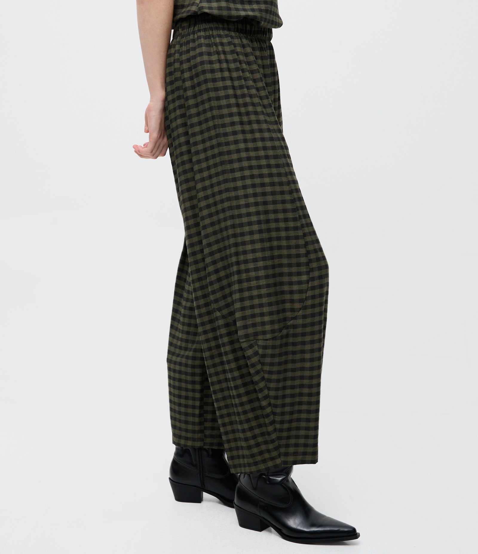 Calça Barrel em Viscose com Estampa Xadrez Verde 4