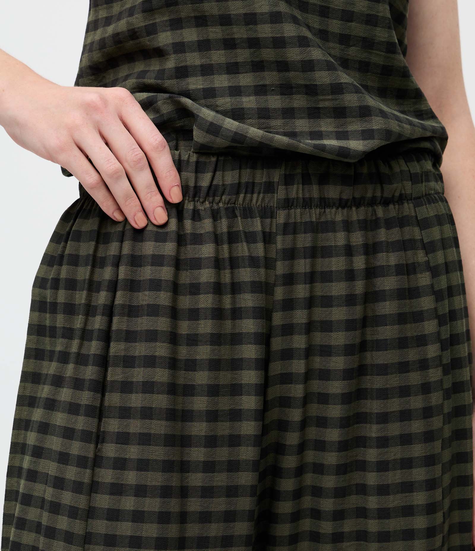 Calça Barrel em Viscose com Estampa Xadrez Verde 5