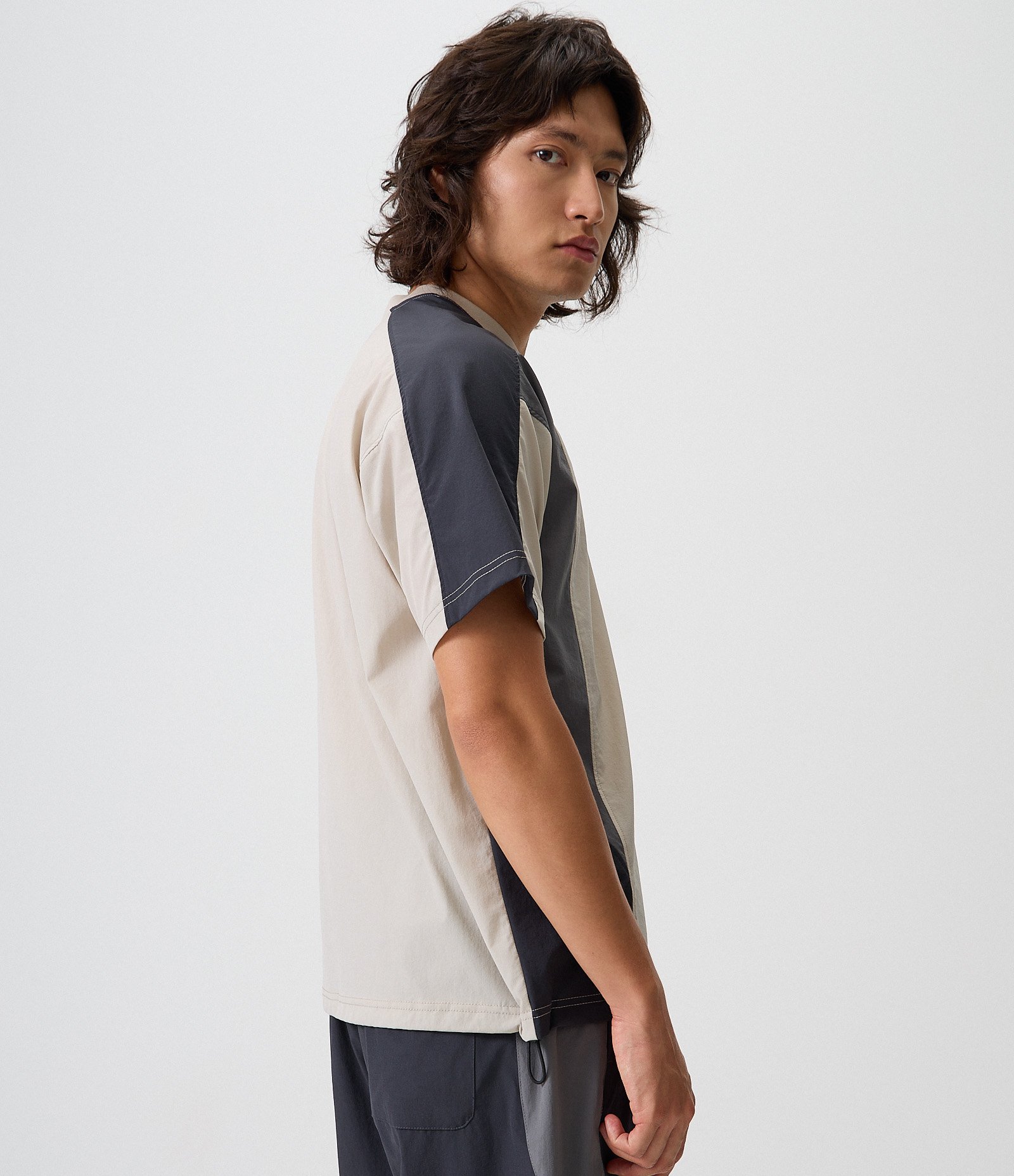 Camiseta Boxy em Poliamida com Recortes Contrastantes Verde 3