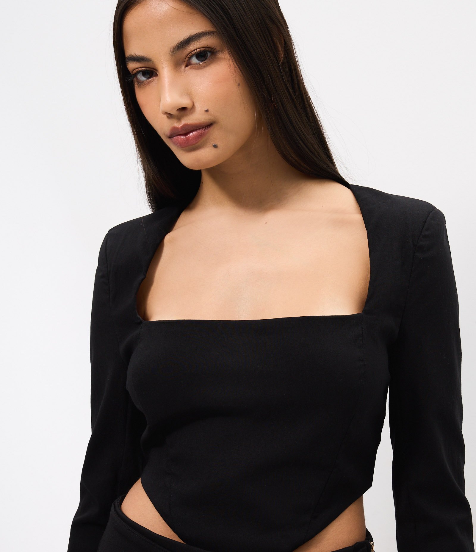 Blusa Manga Longa em Bengaline com Decote Quadrado e Barra em V Preto 3