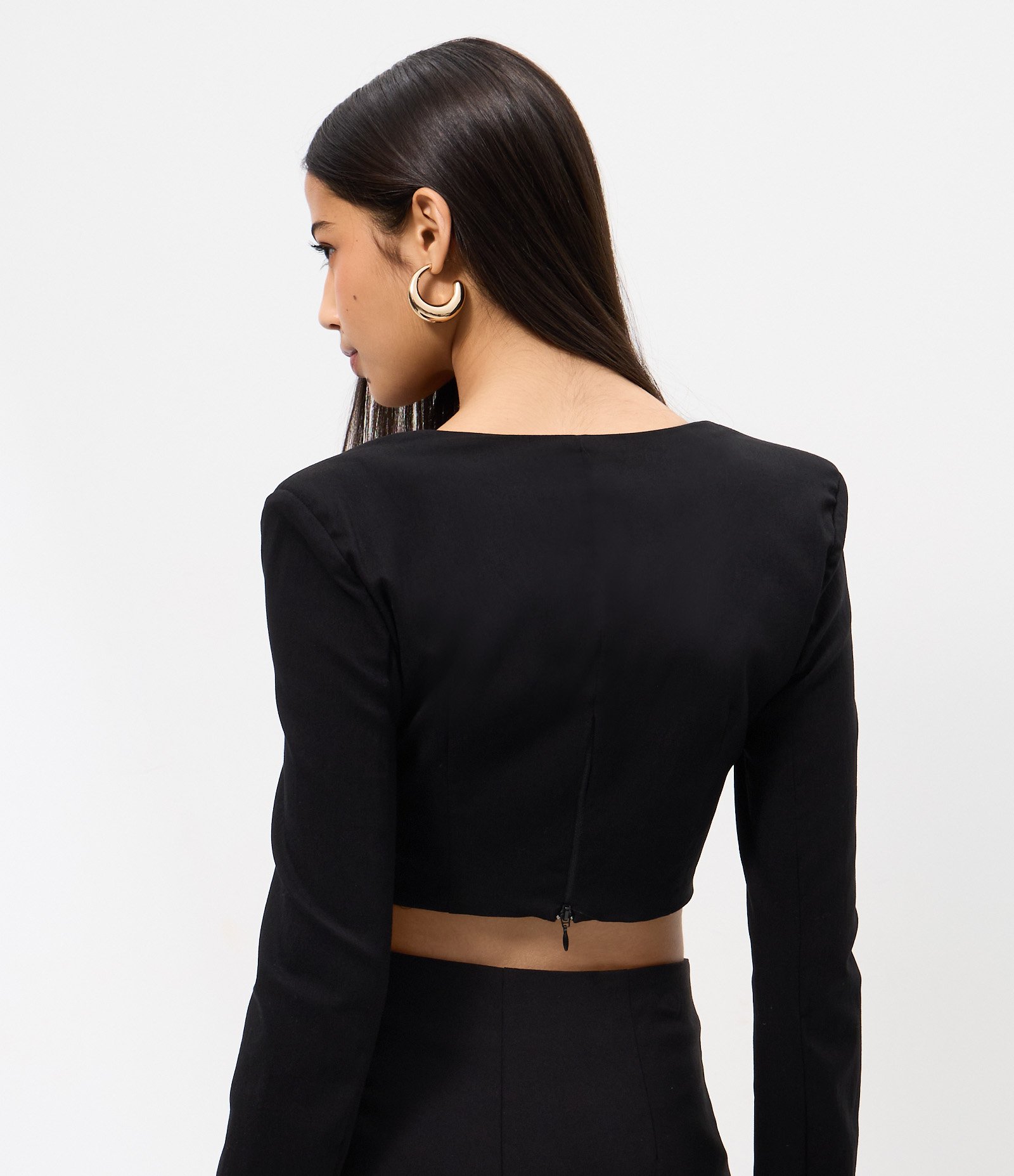 Blusa Manga Longa em Bengaline com Decote Quadrado e Barra em V Preto 4