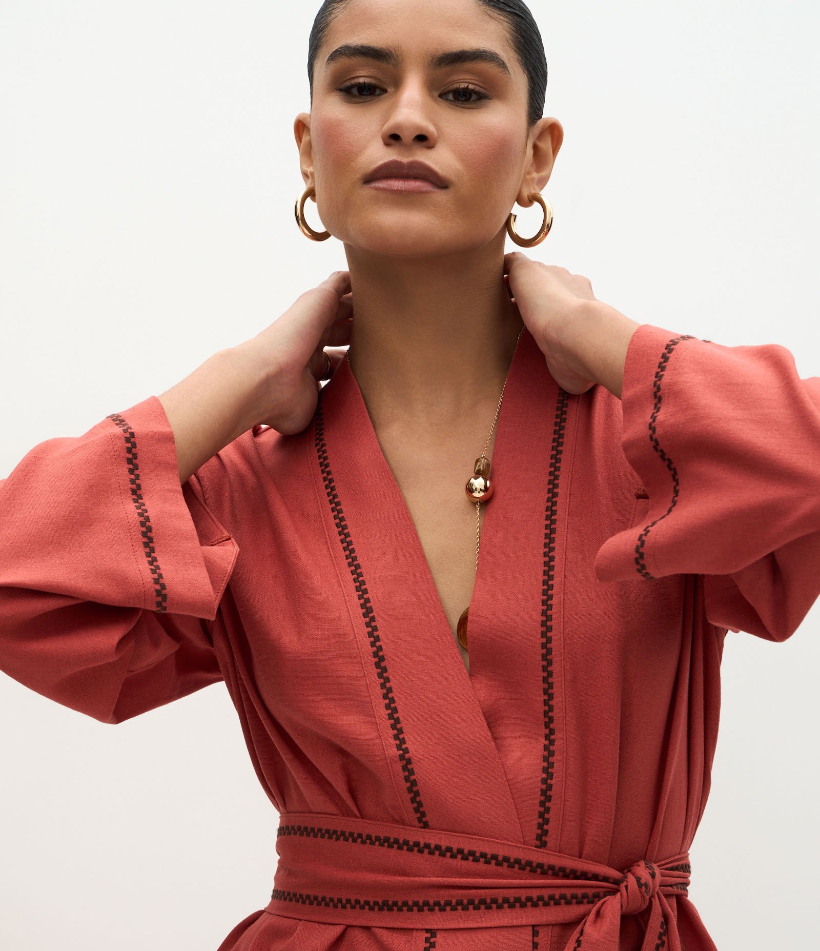 Kimono com Bordados Contrastantes e Faixa na Cintura Salmão 4