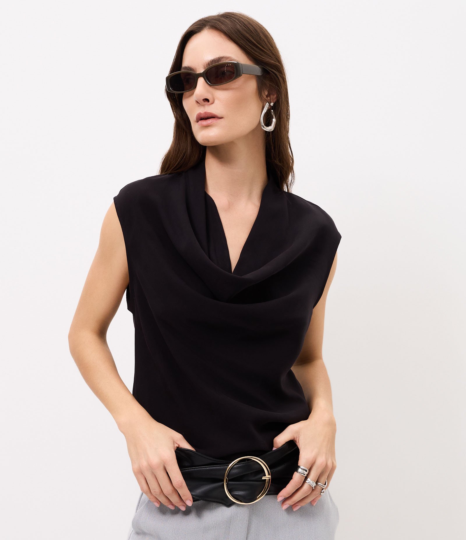 Blusa com Gola Degagê Preto 10