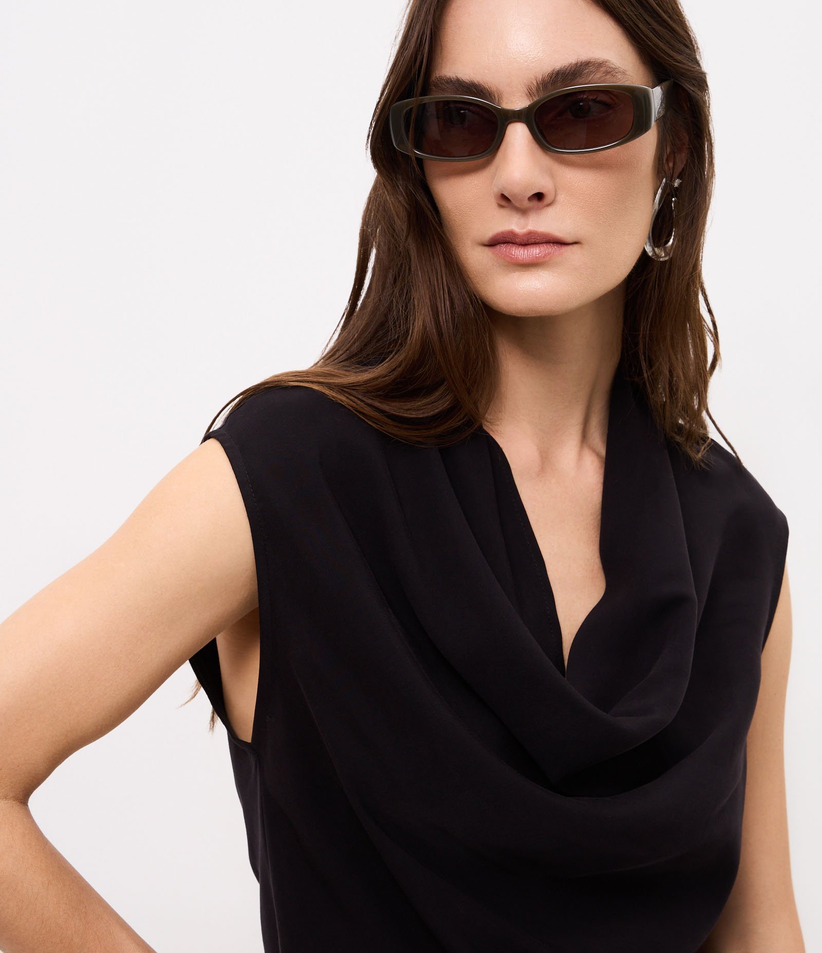 Blusa com Gola Degagê Preto 5