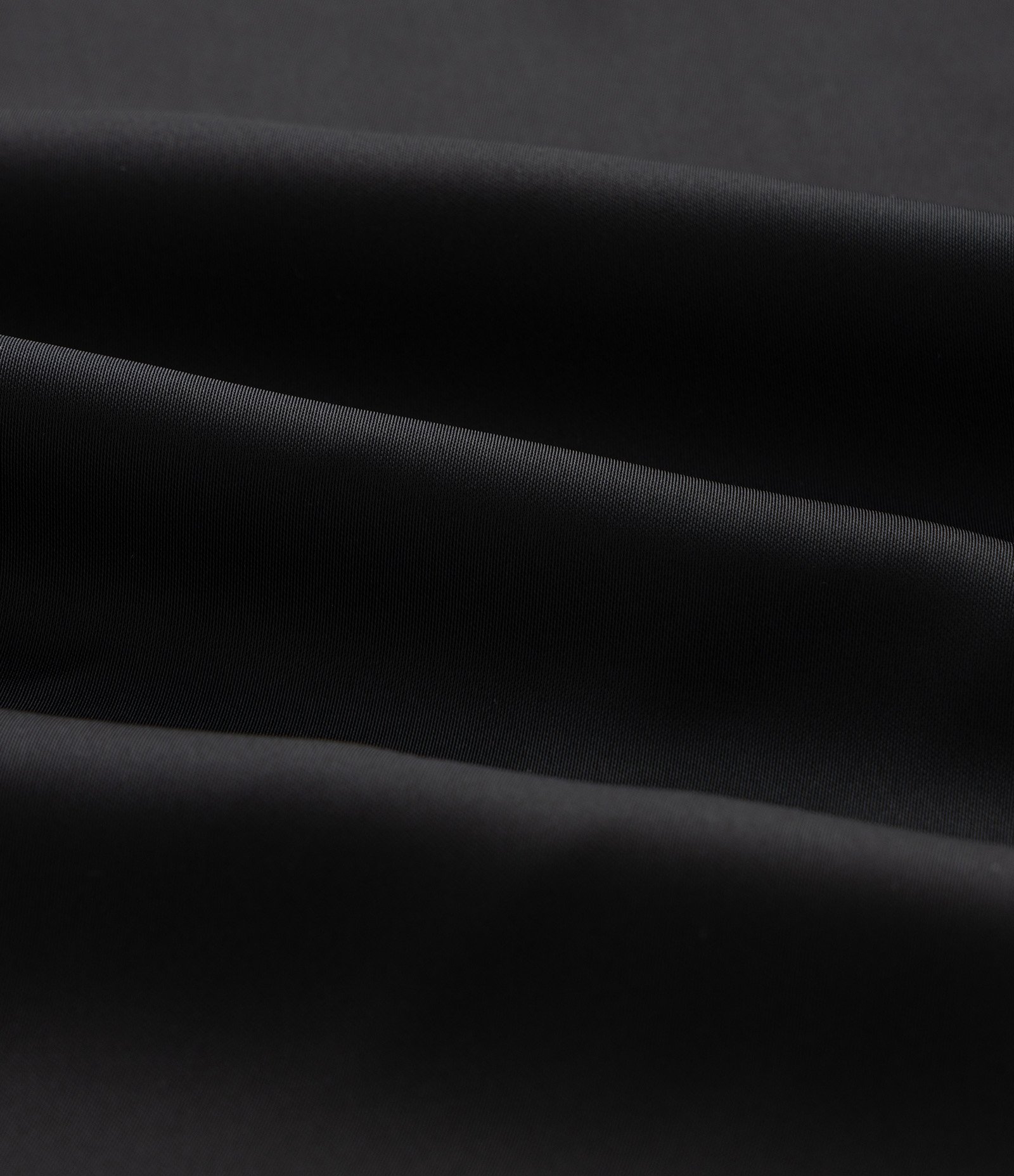 Blusa Regata em Cetim com Renda e Barra Assimétrica Curve & Plus Size Preto 3