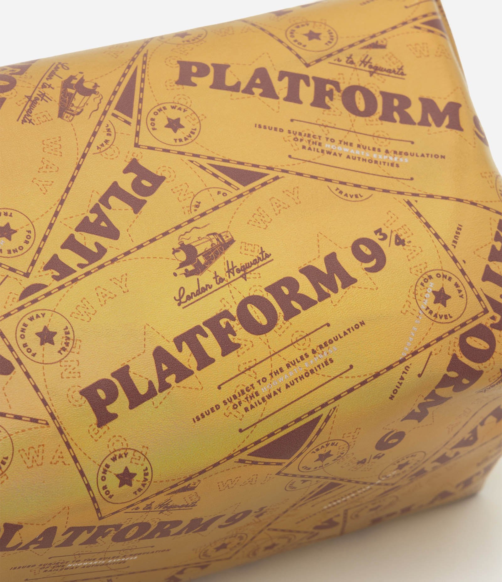Necessaire Retangular em PU com Estampa Temática Harry Potter Dourado 4
