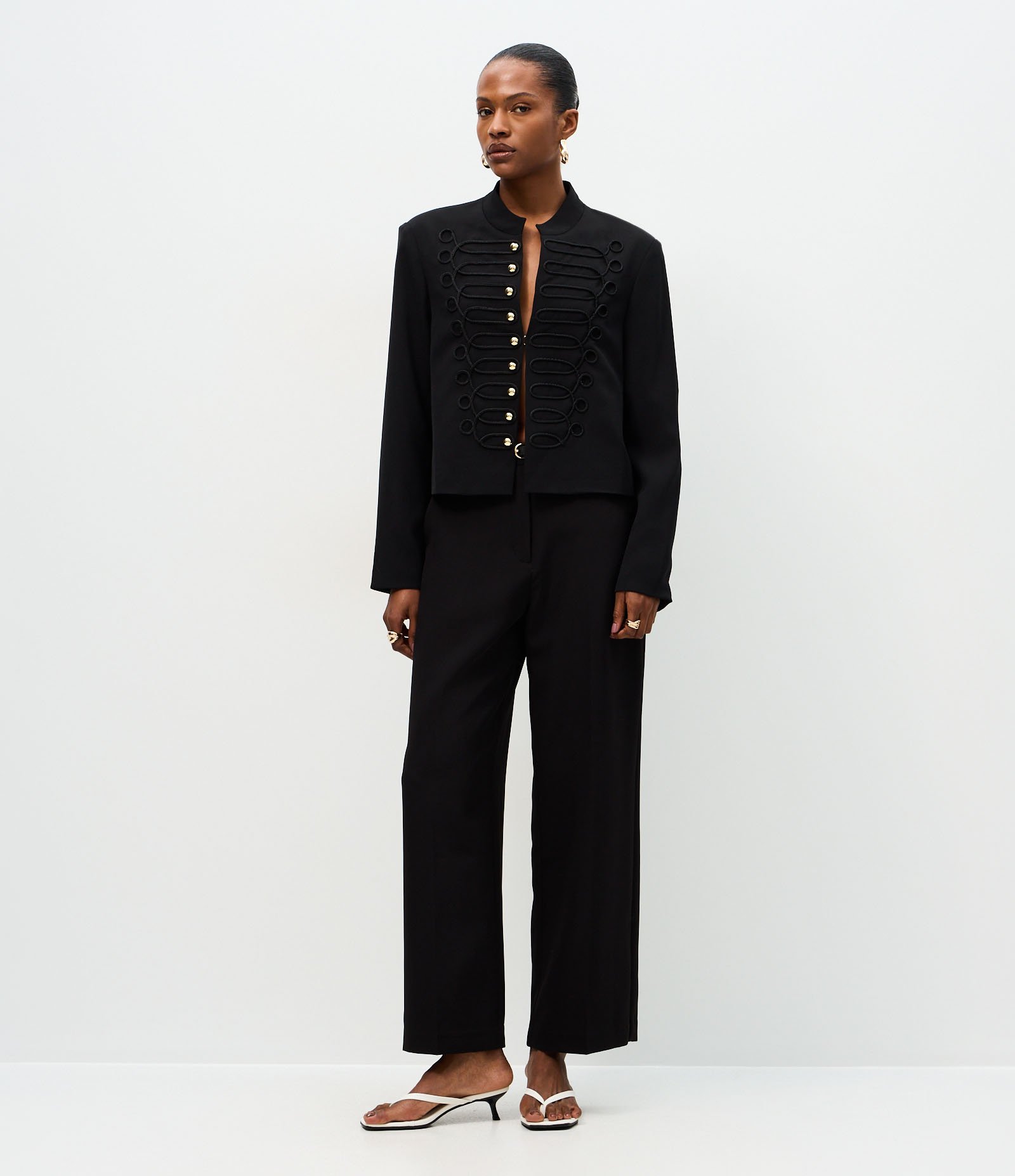 Calça Reta Alfaiatada com Cinto Fino em PU Preto 1