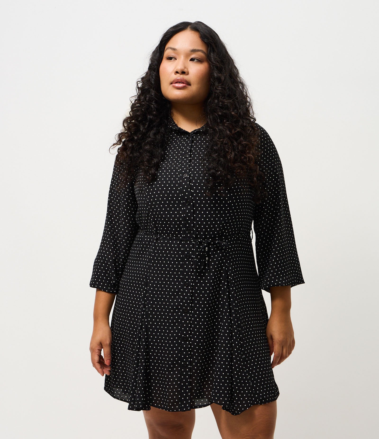 Vestido Chemise Poá com Amarração Curve & Plus Size Preto 1