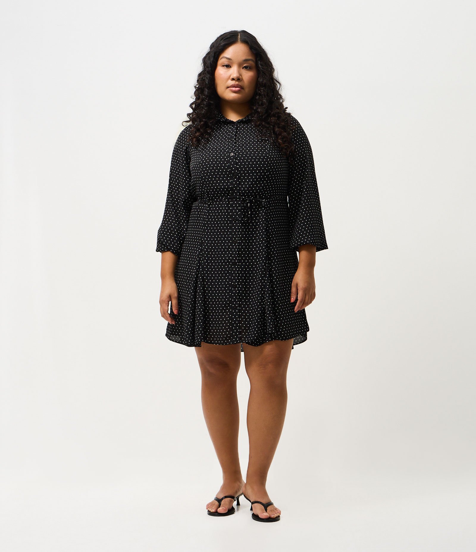 Vestido Chemise Poá com Amarração Curve & Plus Size Preto 2