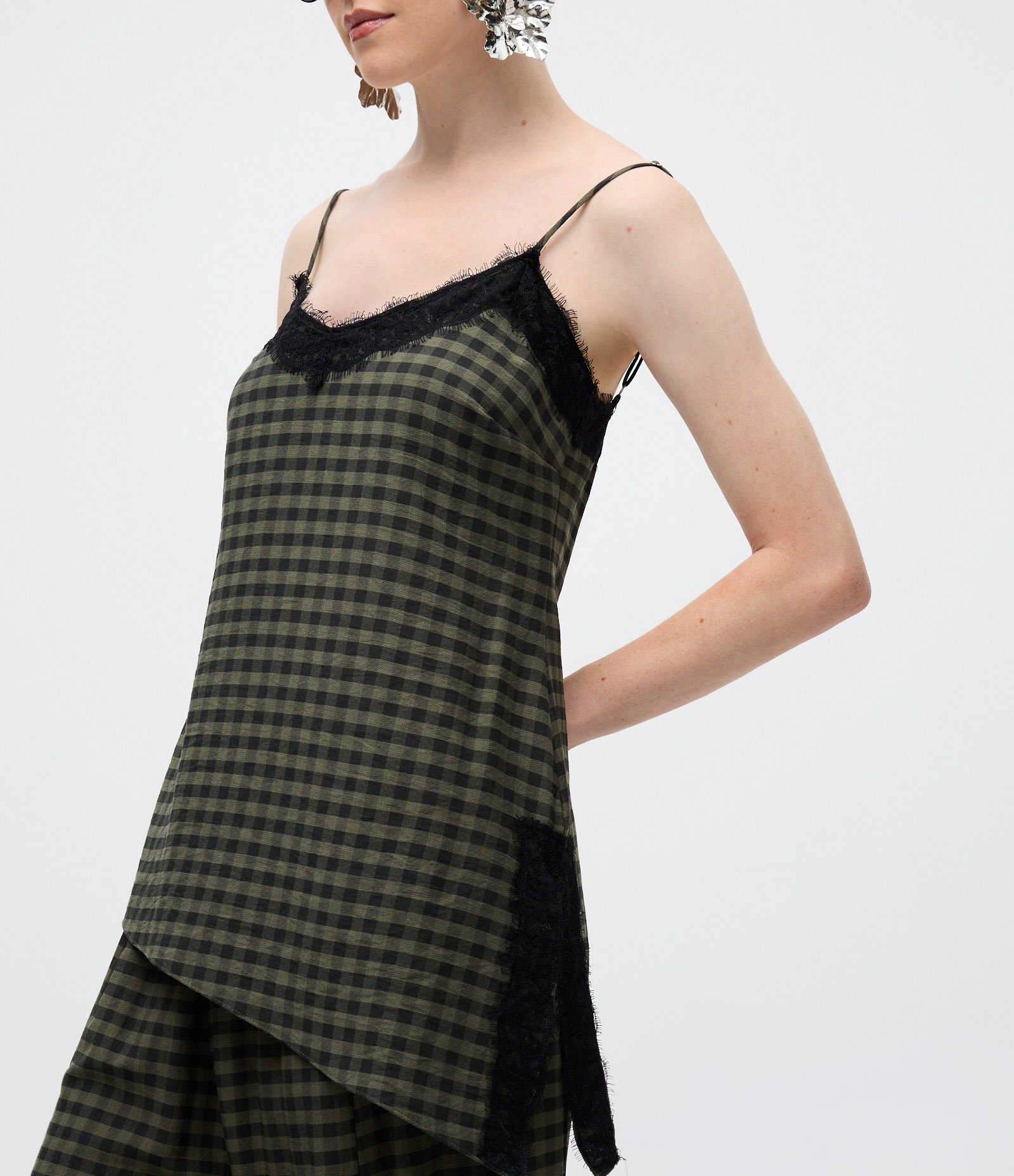 Blusa em Viscolinho com Barra Assimétrica Xadrez Verde 5