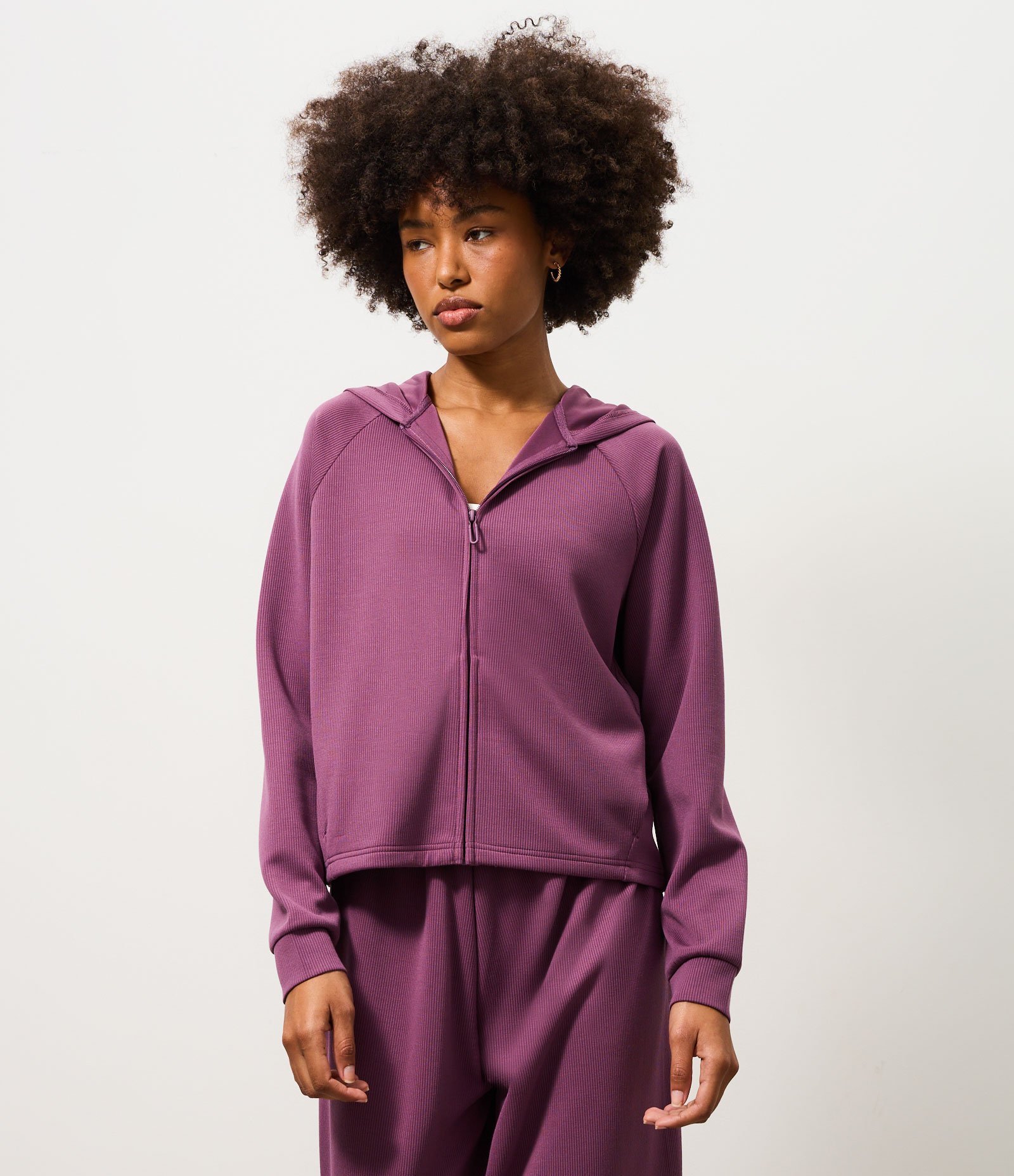 Jaqueta Esportiva em Modal Canelado com Capuz Roxo 1