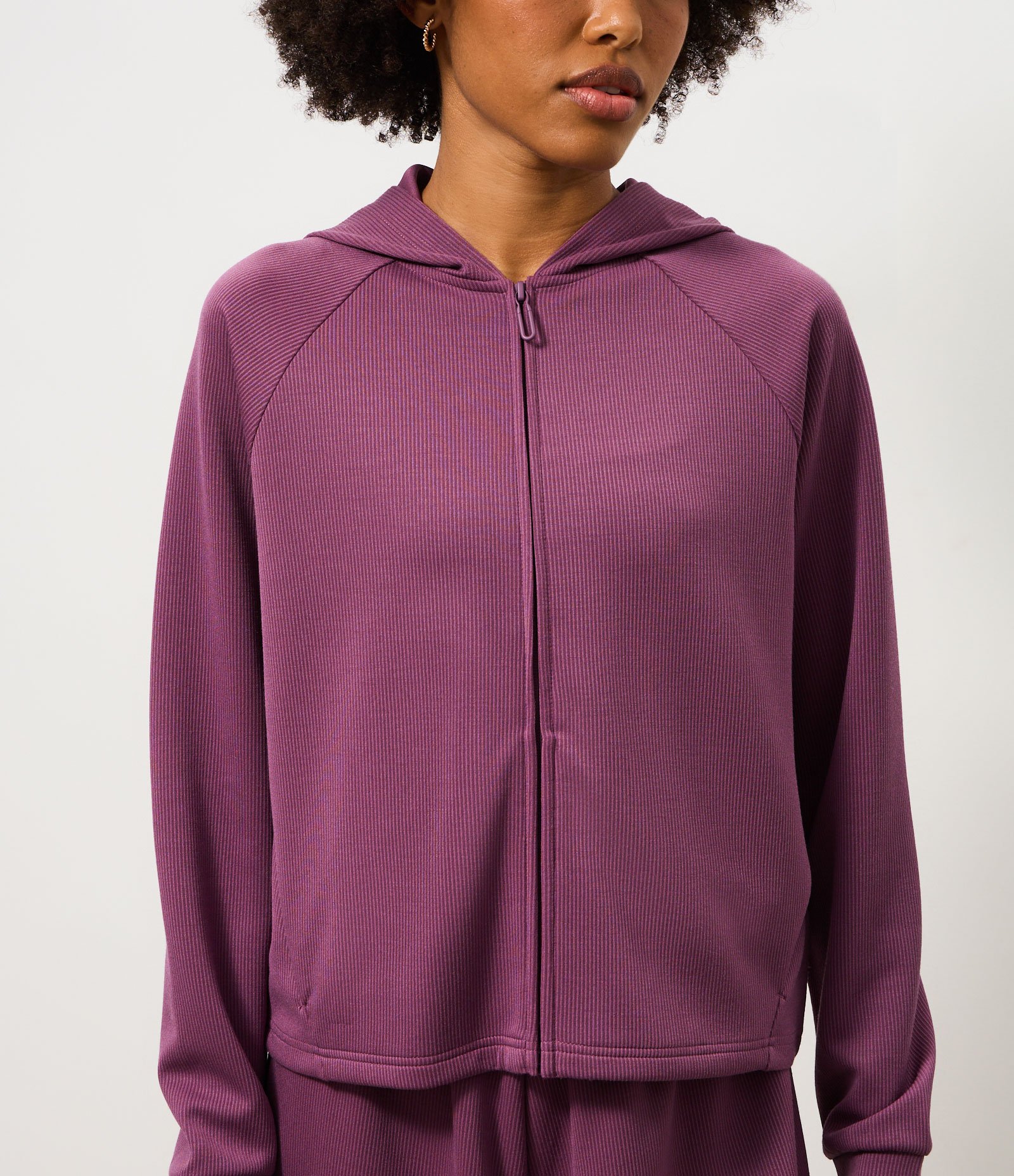 Jaqueta Esportiva em Modal Canelado com Capuz Roxo 3